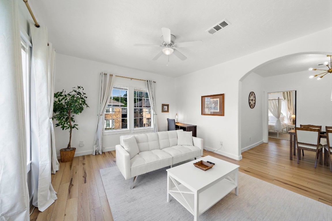 3901 Dallas Street D Property Photo 5