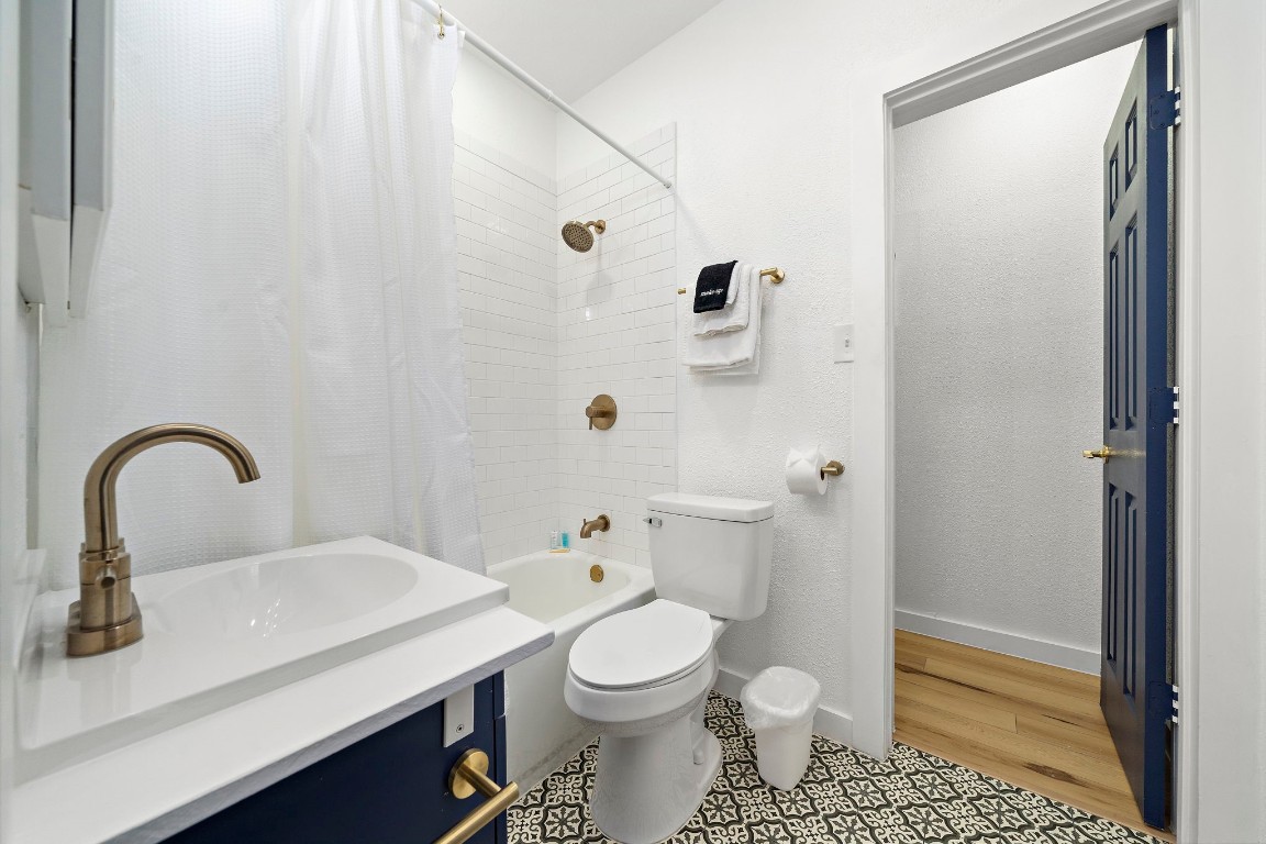 3901 Dallas Street D Property Photo 9