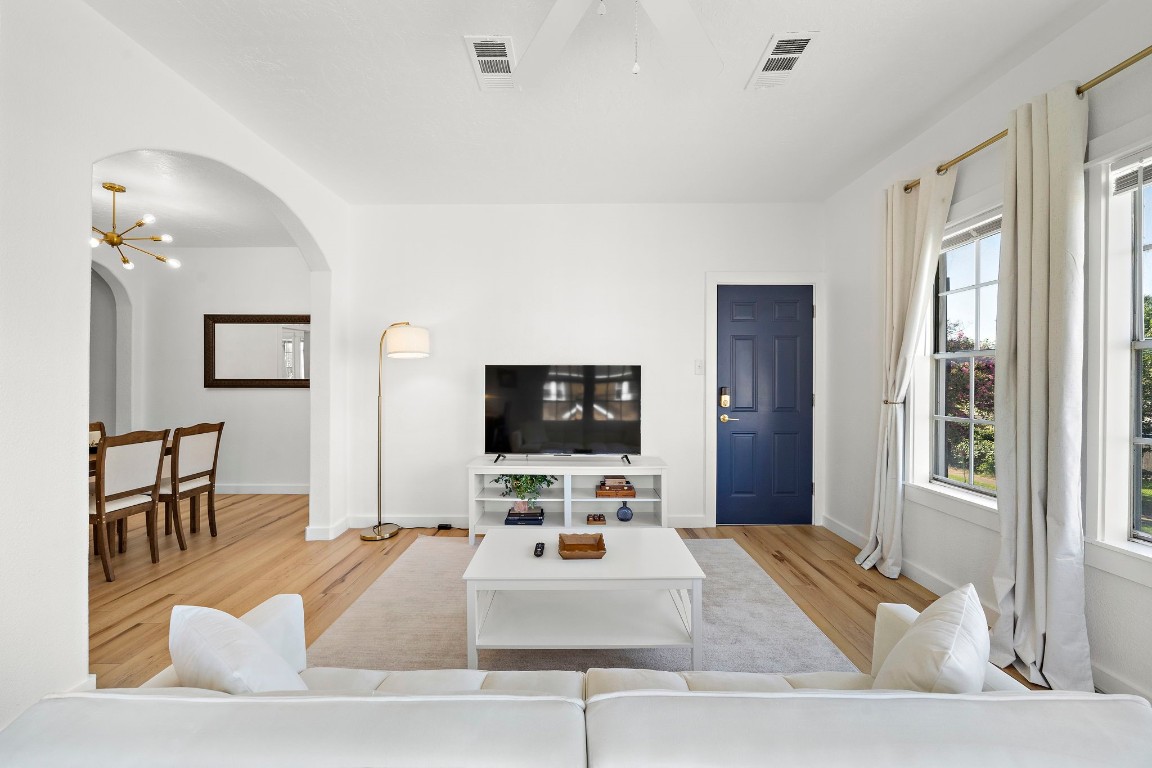 3901 Dallas Street D Property Photo 12