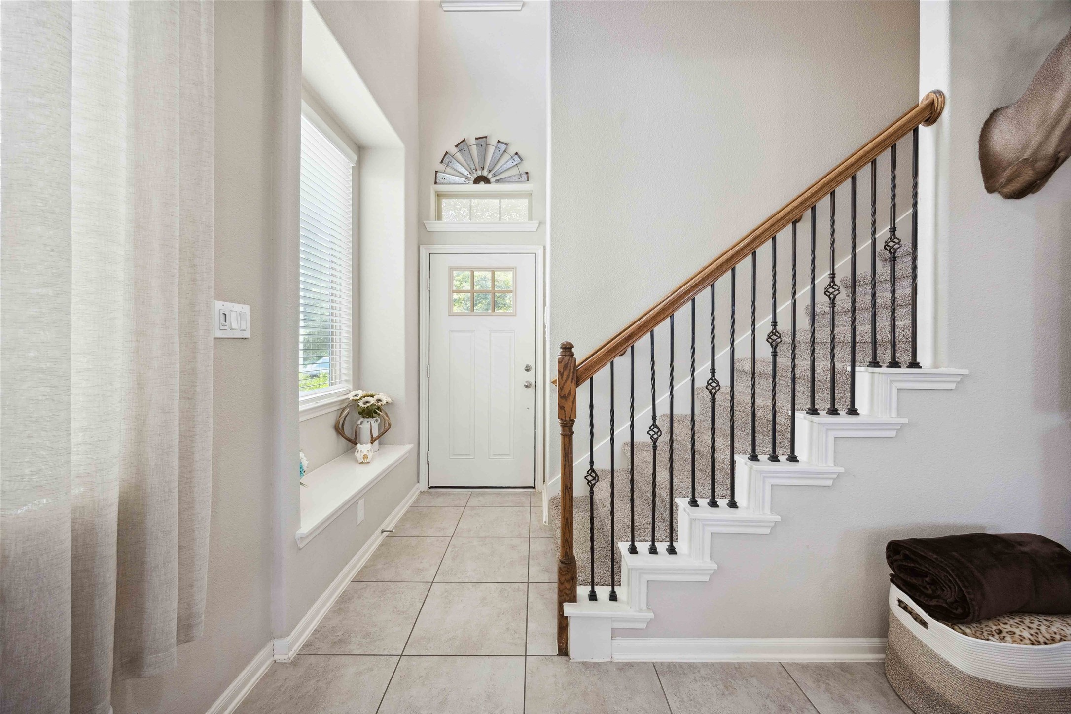 323 Biltmore Loop Property Photo 4