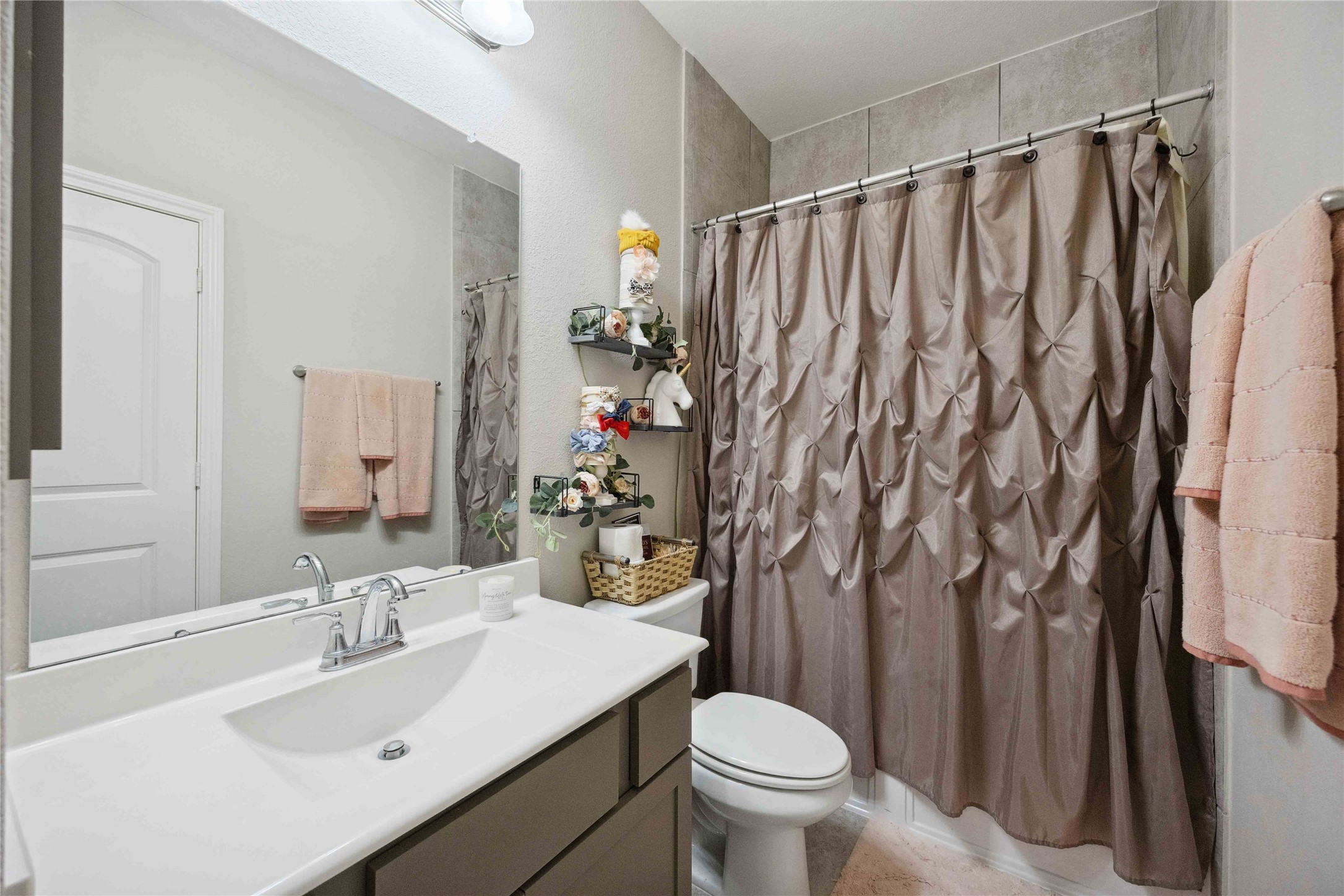 323 Biltmore Loop Property Photo 24