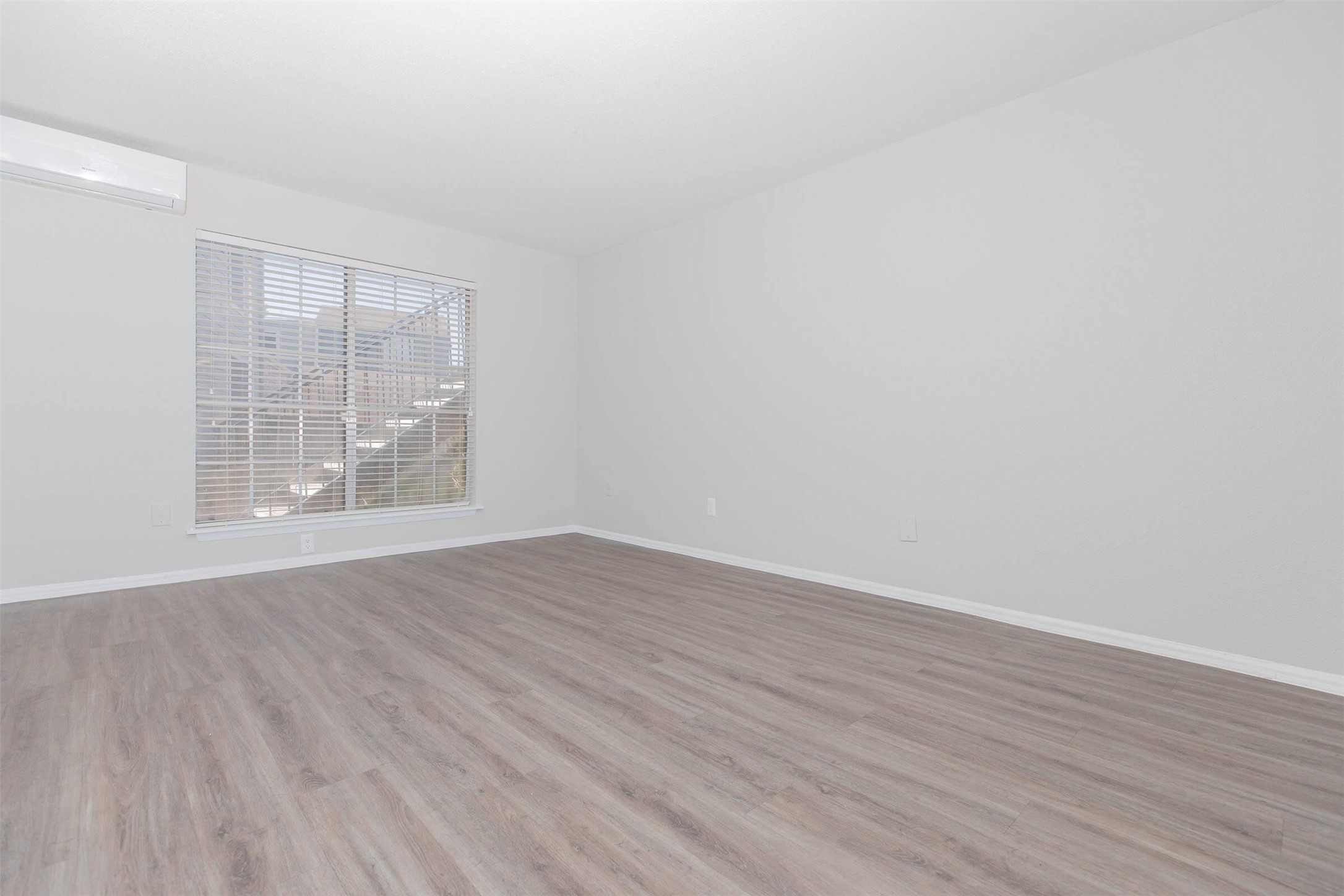 3125 Crestdale Drive 2029a Property Photo 5