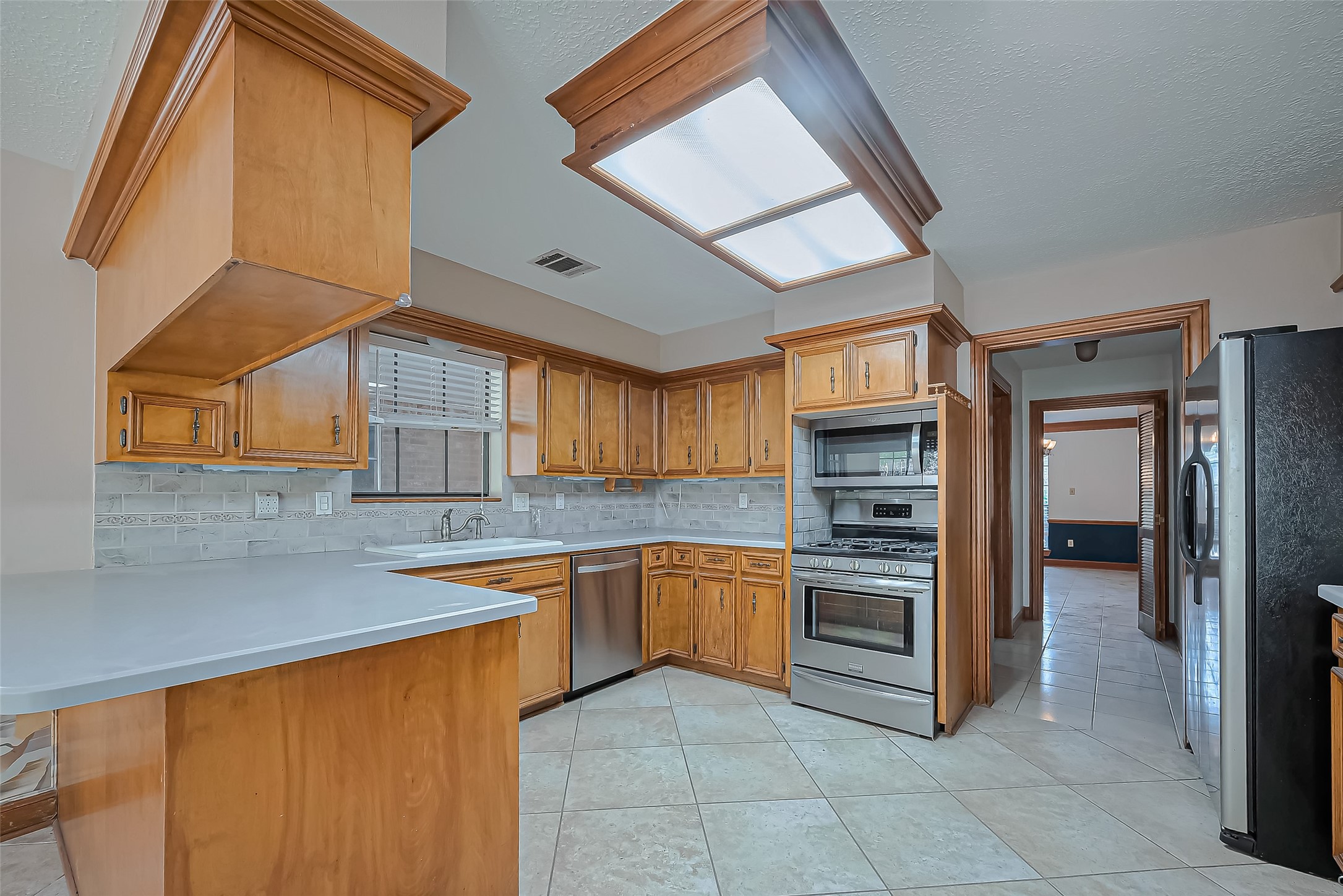18307 Champion Forest Drive Property Photo 6