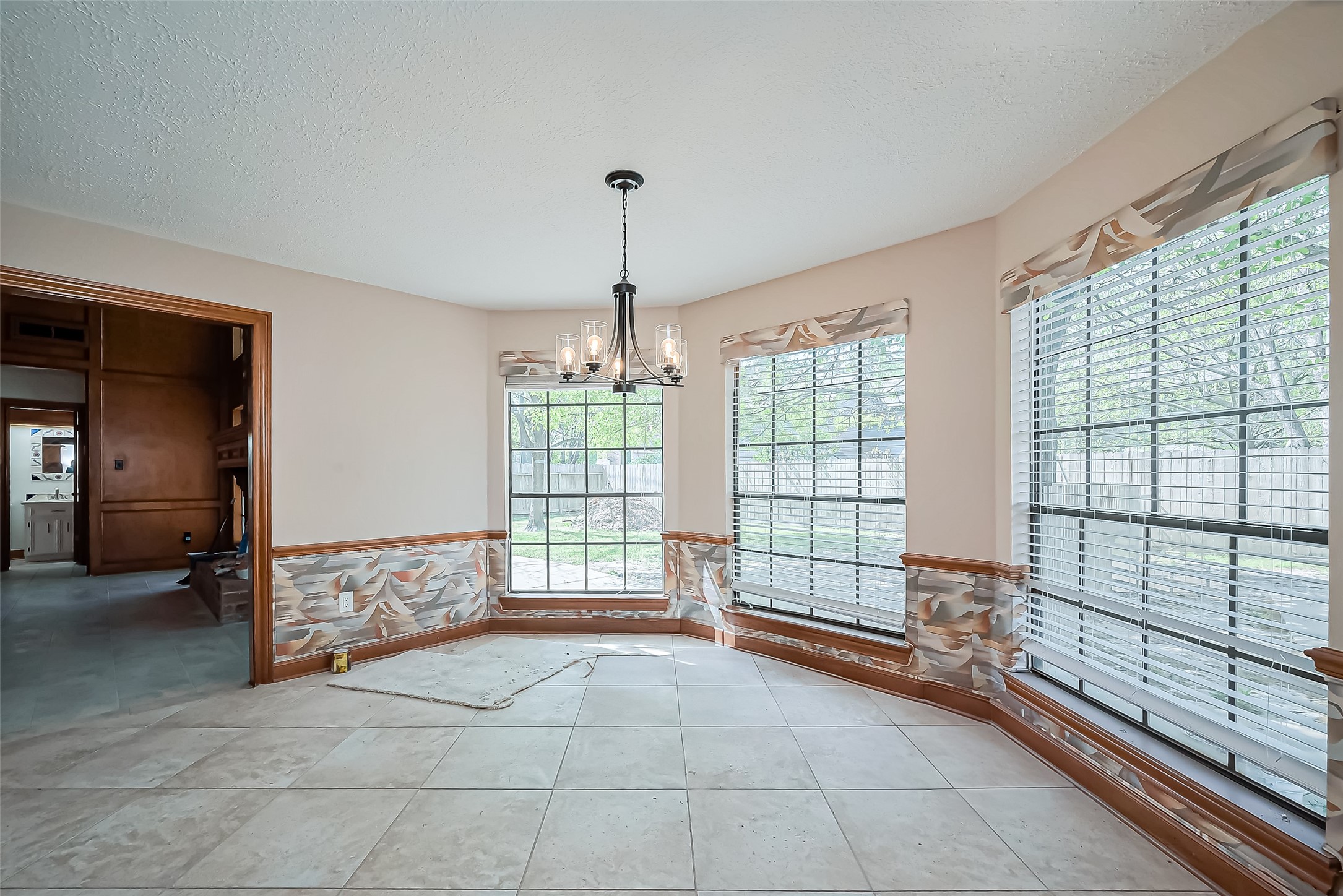 18307 Champion Forest Drive Property Photo 8