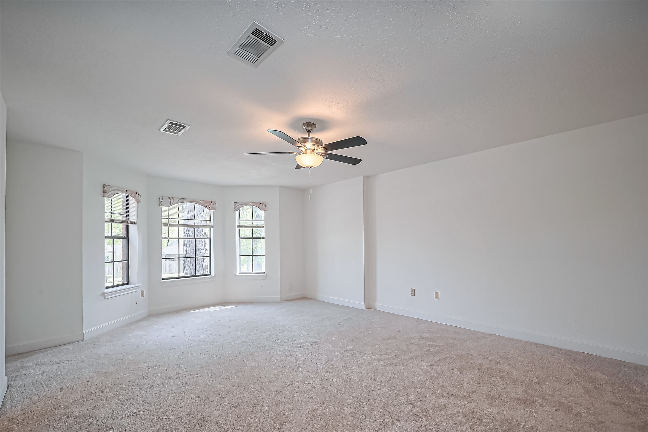 18307 Champion Forest Drive Property Photo 17