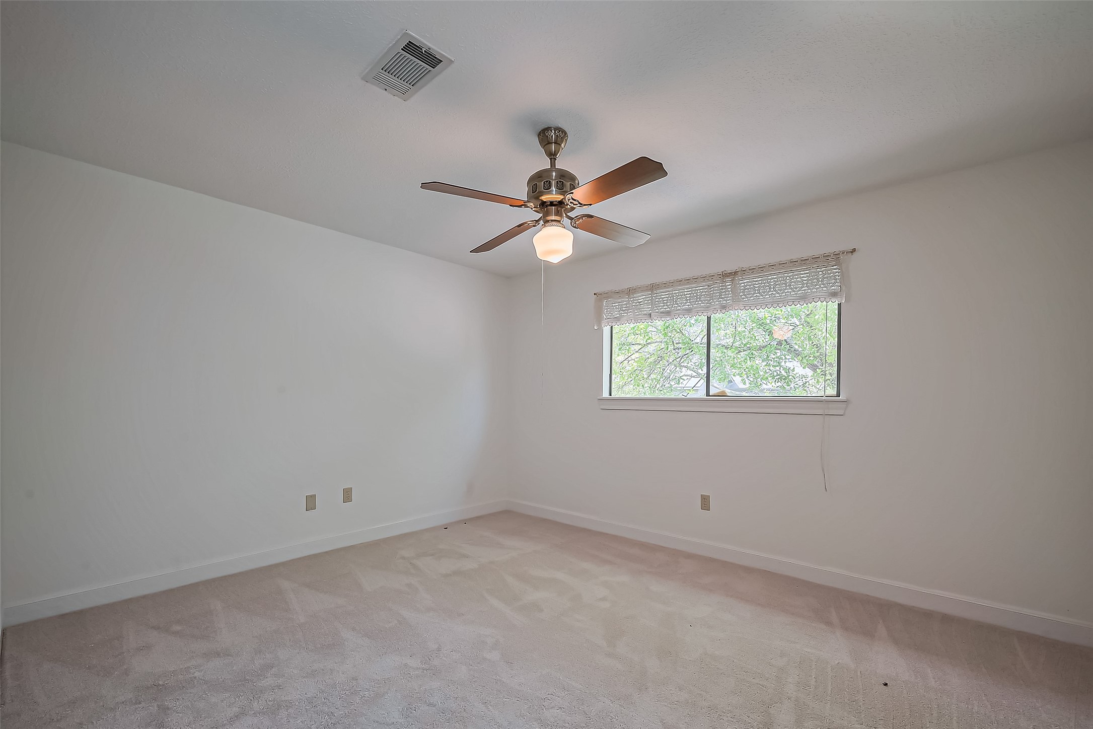 18307 Champion Forest Drive Property Photo 27