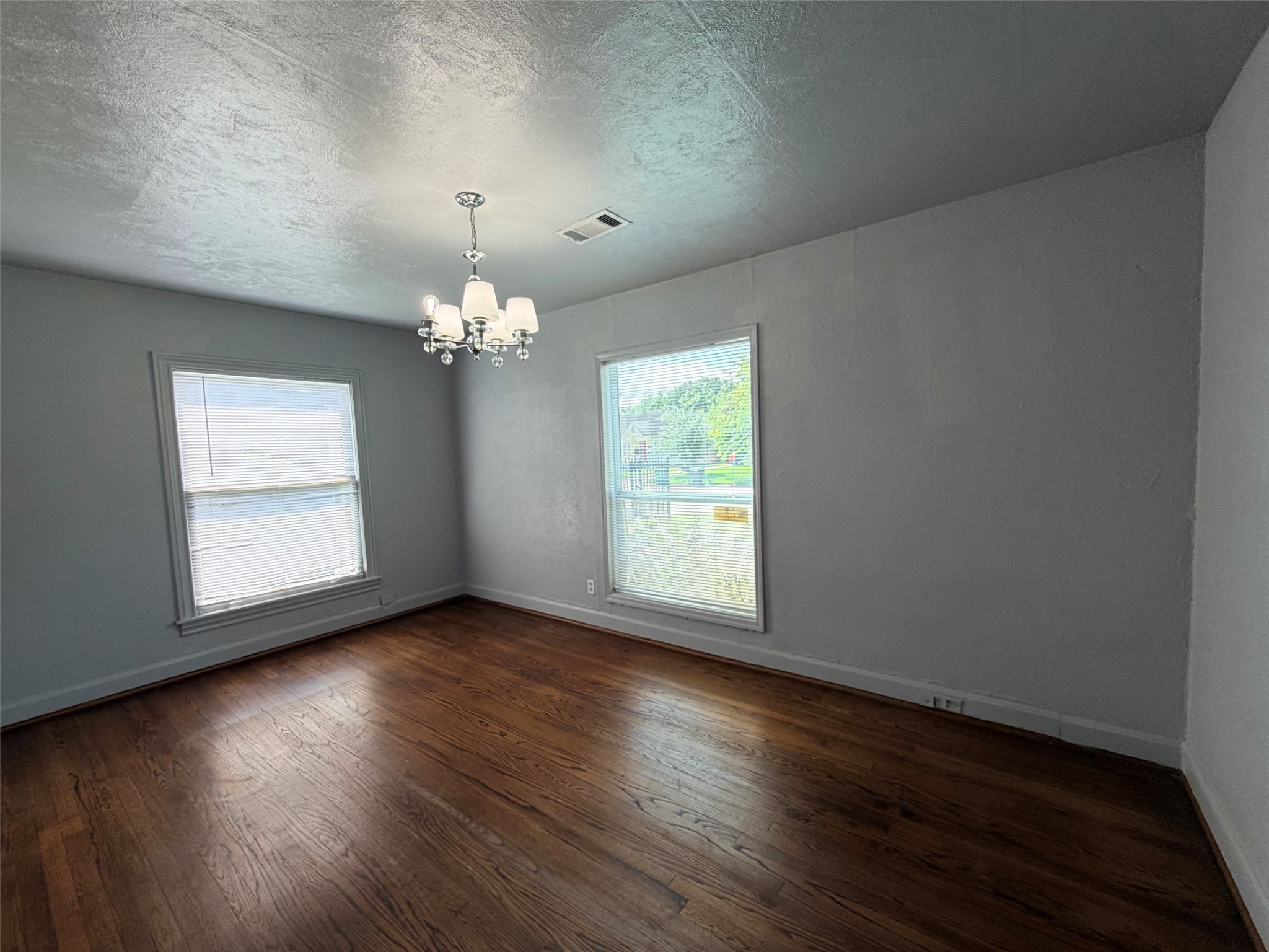 911 Gale Street Property Photo 6