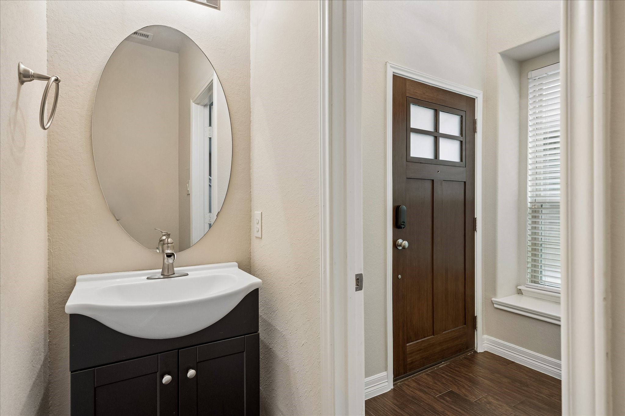6438 Stoney Creek Drive Property Photo 5