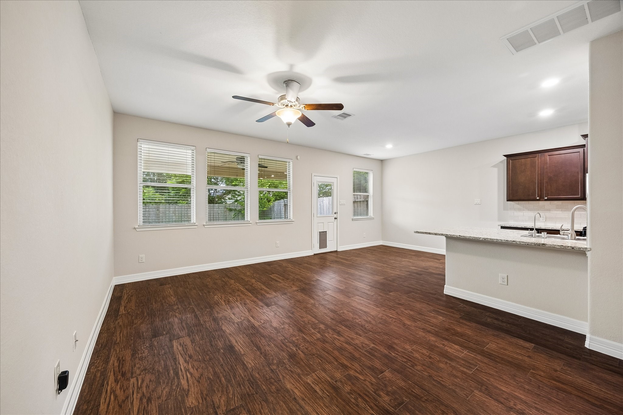 6438 Stoney Creek Drive Property Photo 8