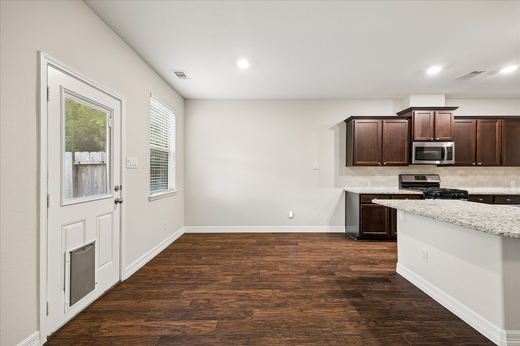 6438 Stoney Creek Drive Property Photo 9