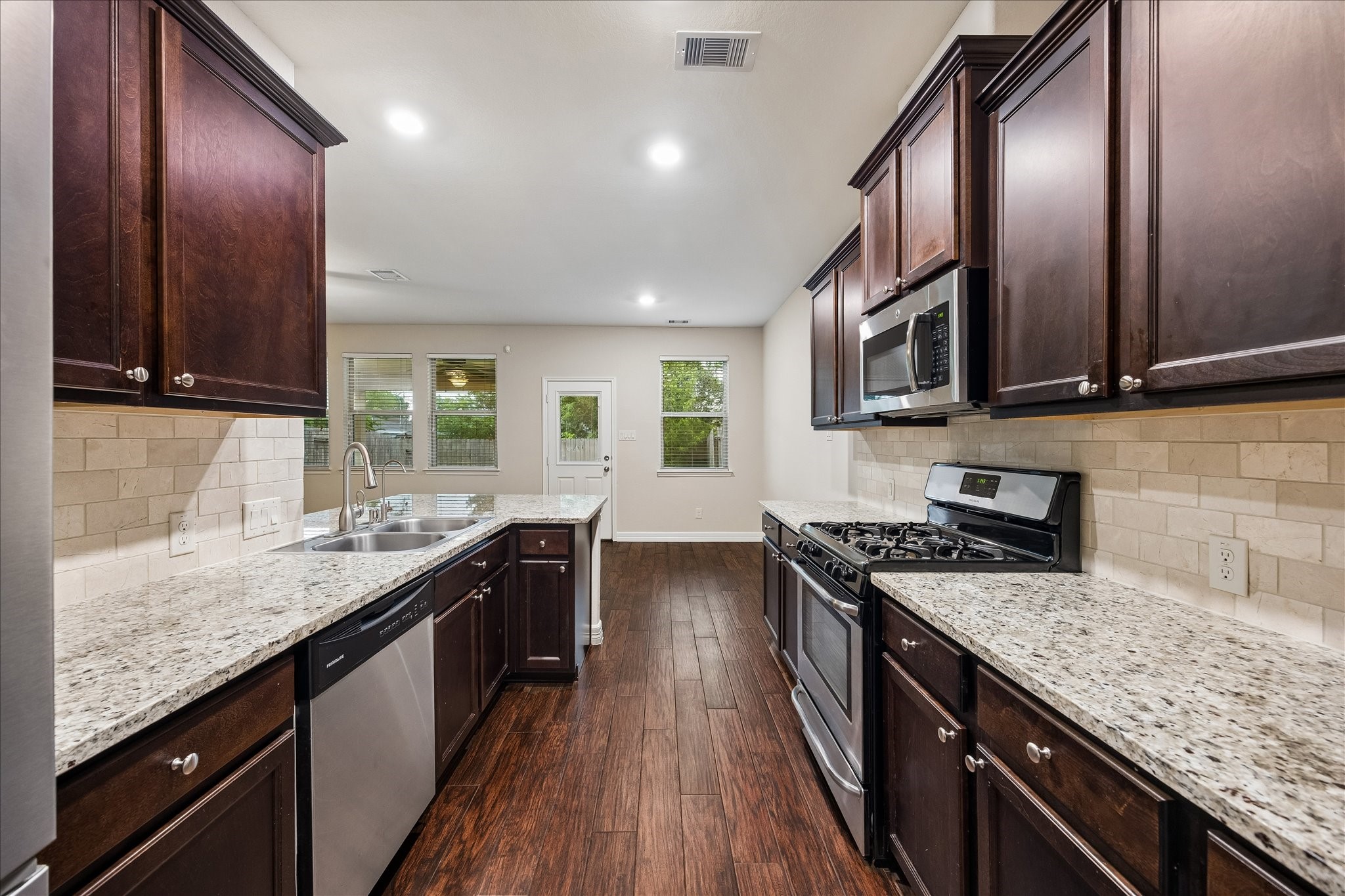 6438 Stoney Creek Drive Property Photo 12