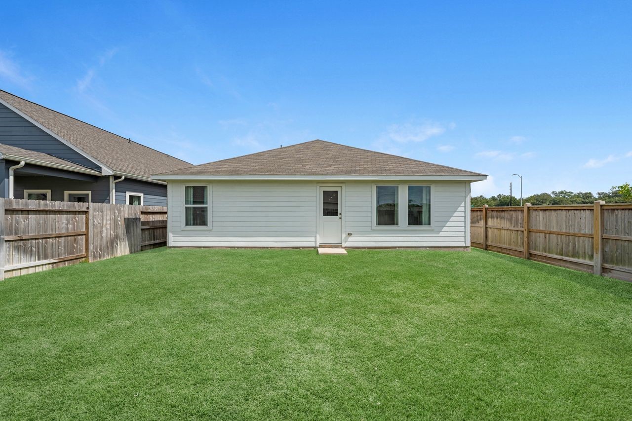 2703 Crested Creek Lane Property Photo 19