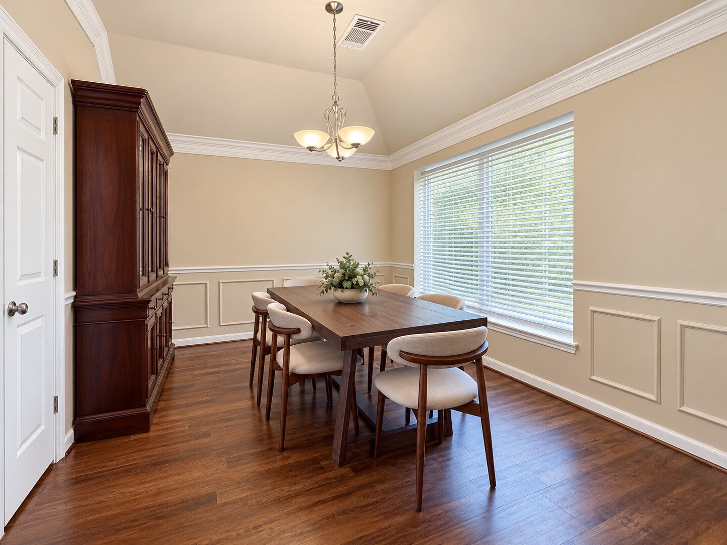 2018 Garden Terrace Drive Property Photo 4