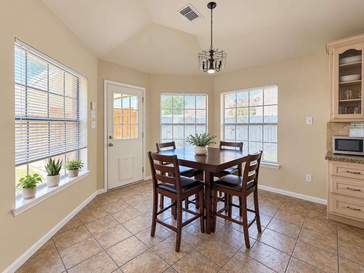 2018 Garden Terrace Drive Property Photo 6