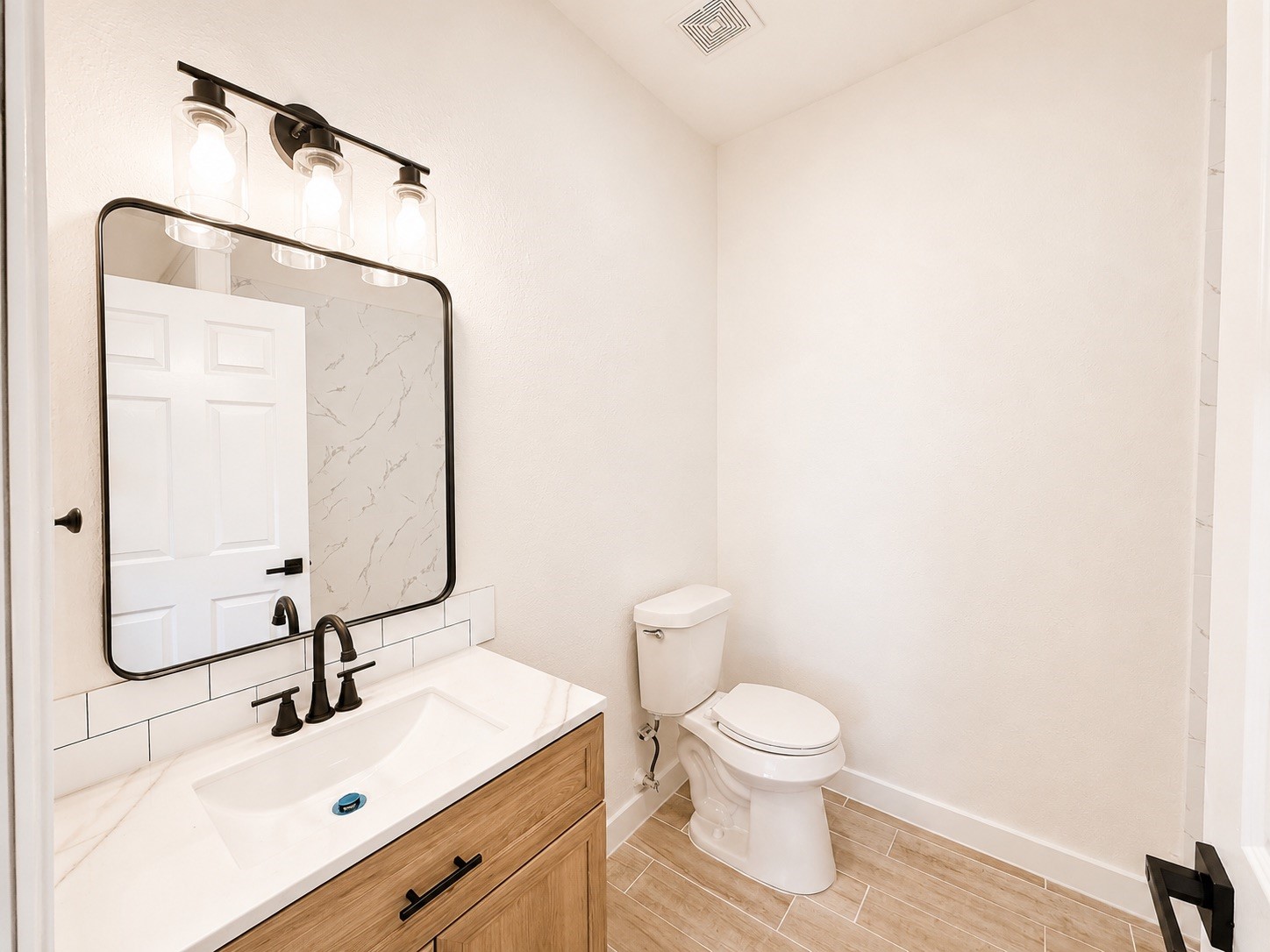4107 Lark Lane B Property Photo 9