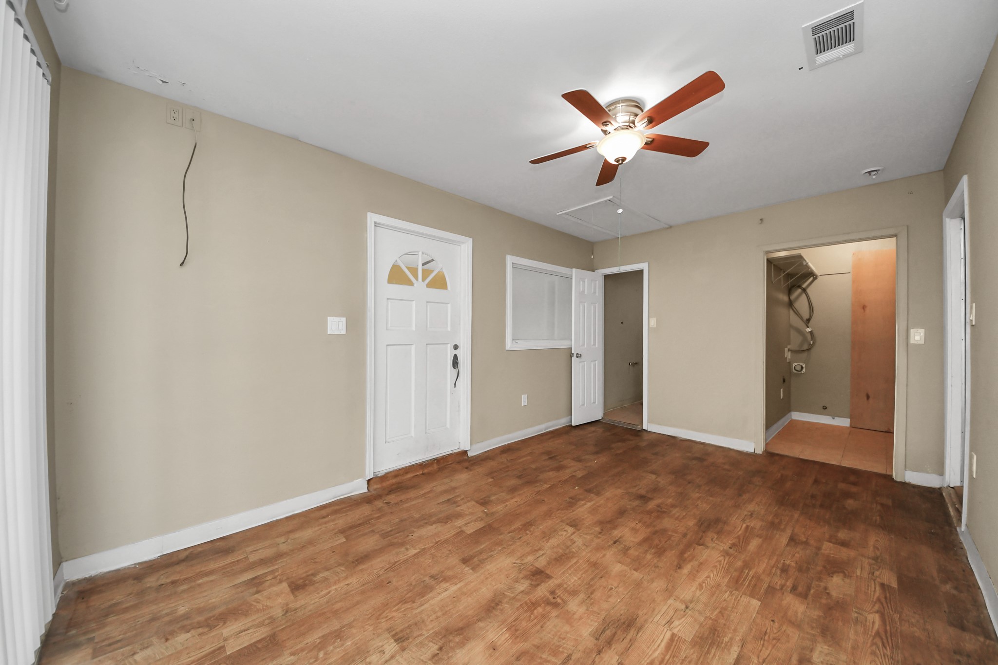 811 Hillcrest Drive Property Photo 11