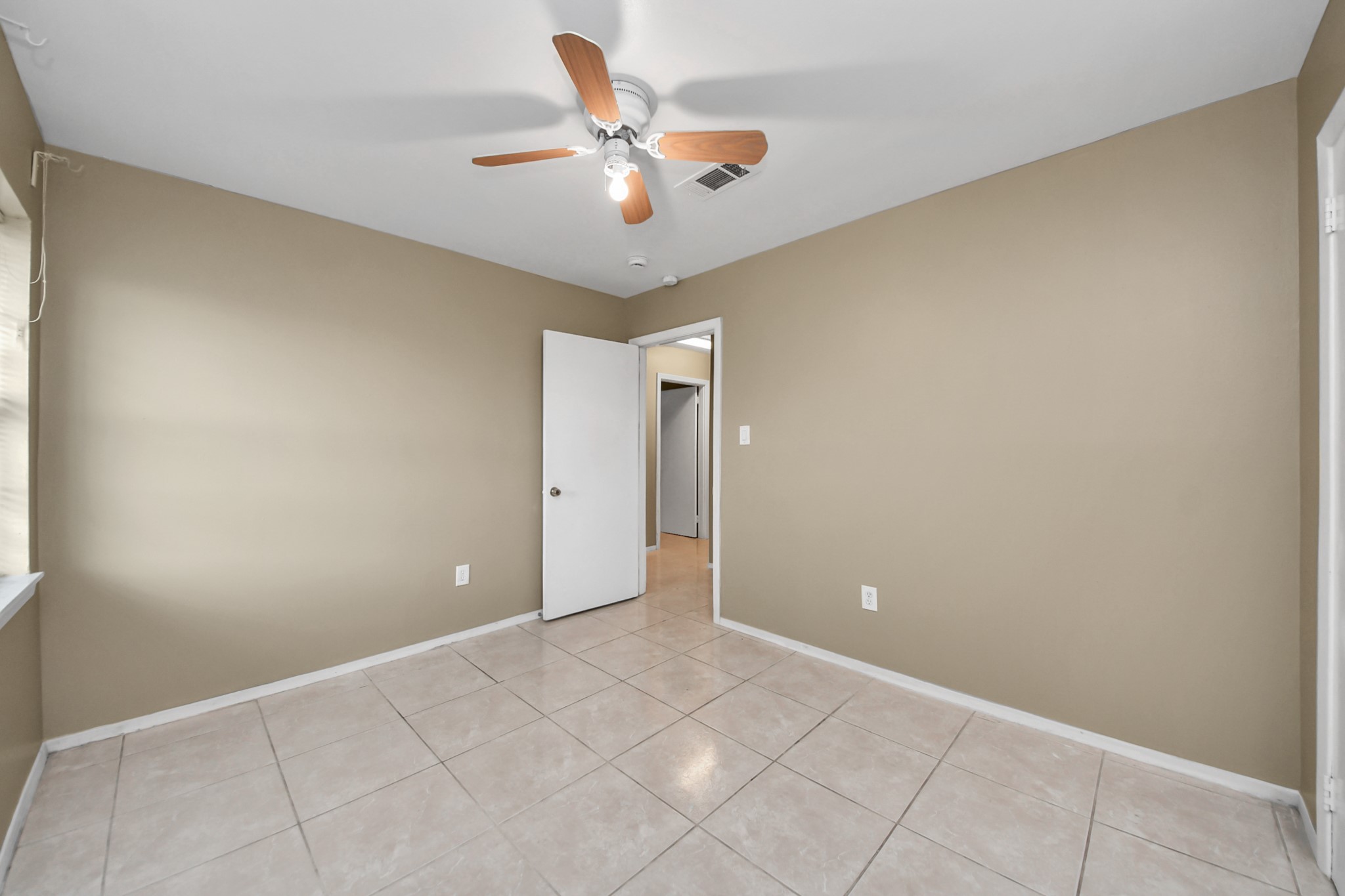 811 Hillcrest Drive Property Photo 22