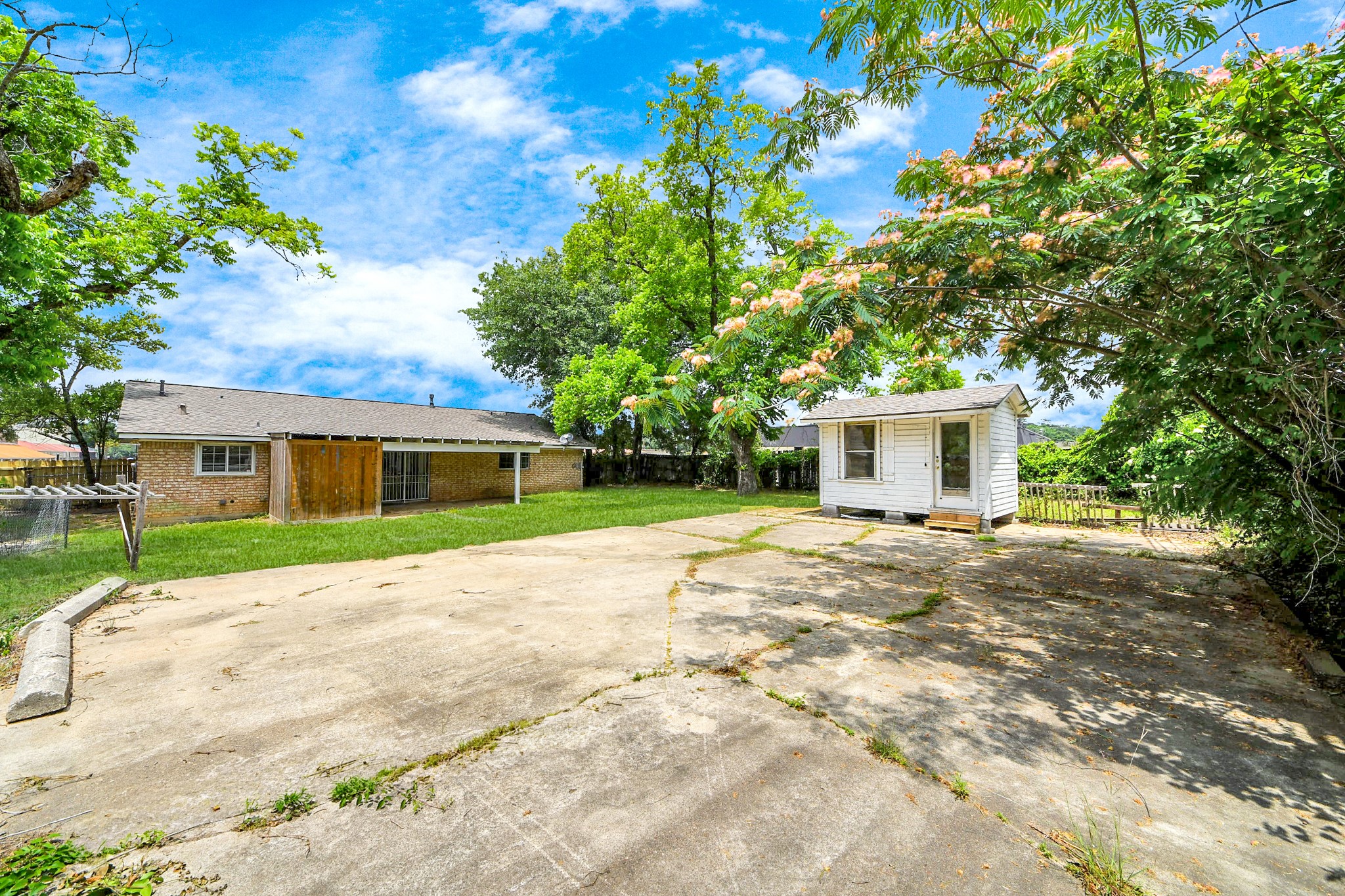 811 Hillcrest Drive Property Photo 33