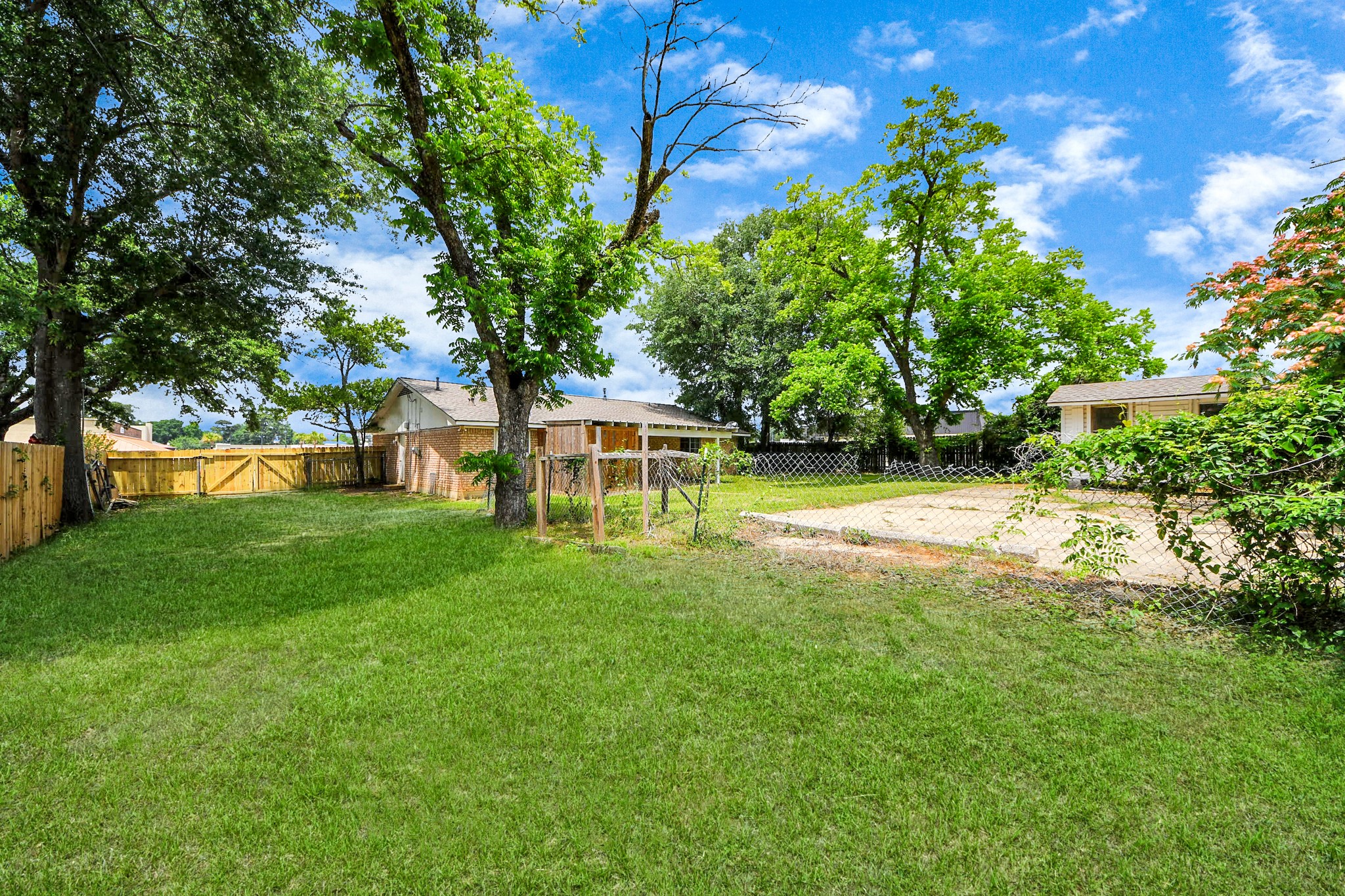 811 Hillcrest Drive Property Photo 35