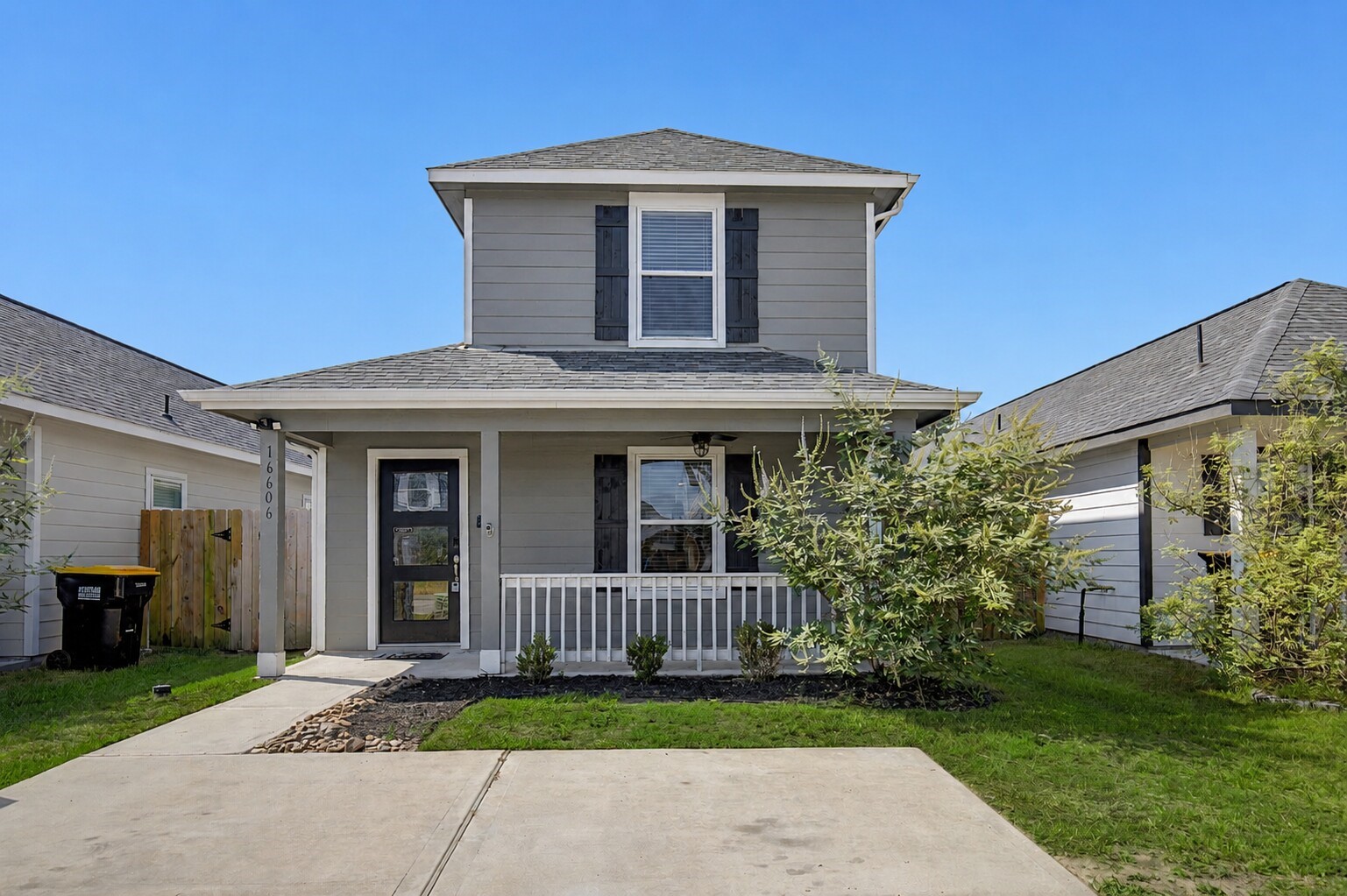 16606 Colleen Place Property Photo 1