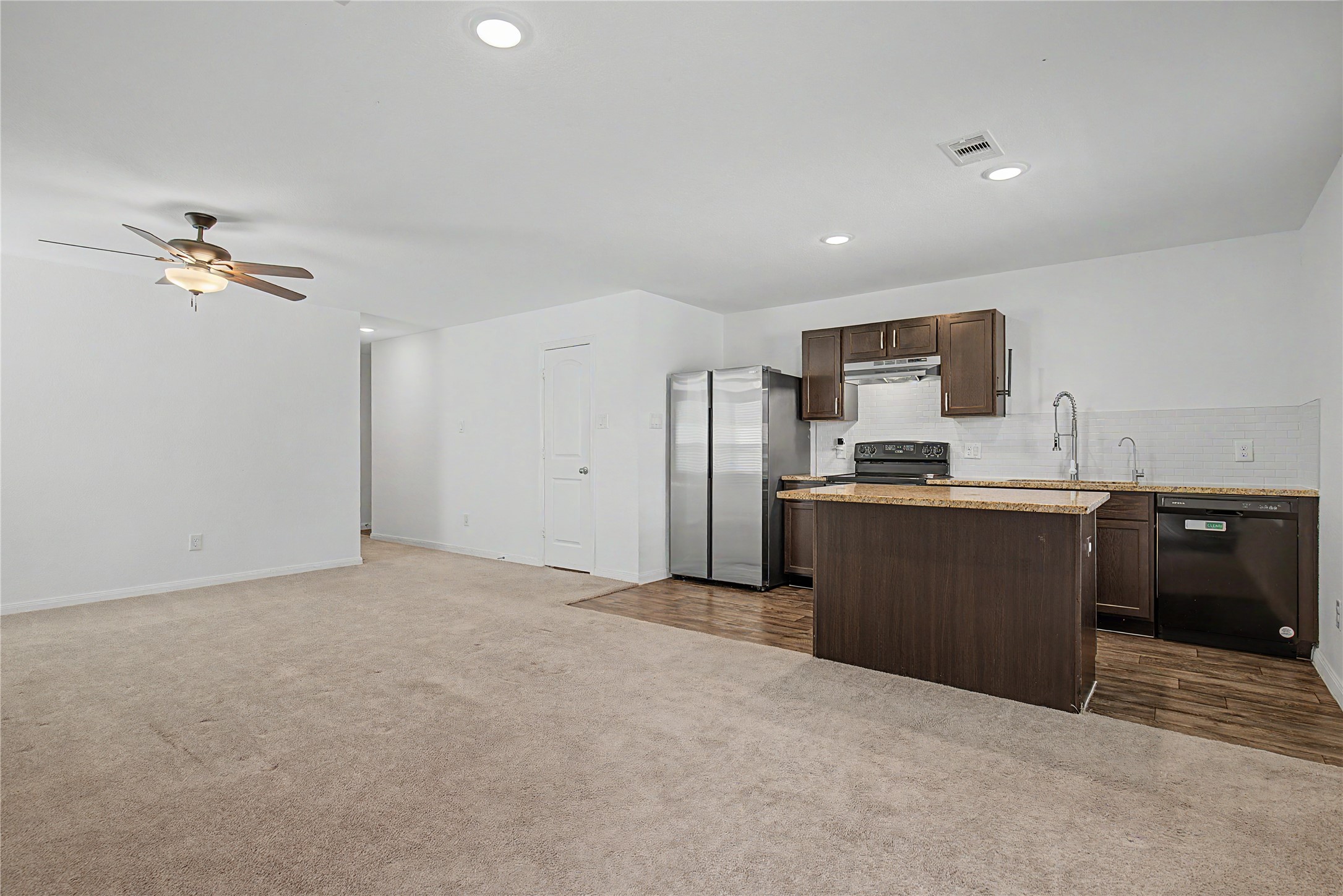 16606 Colleen Place Property Photo 6