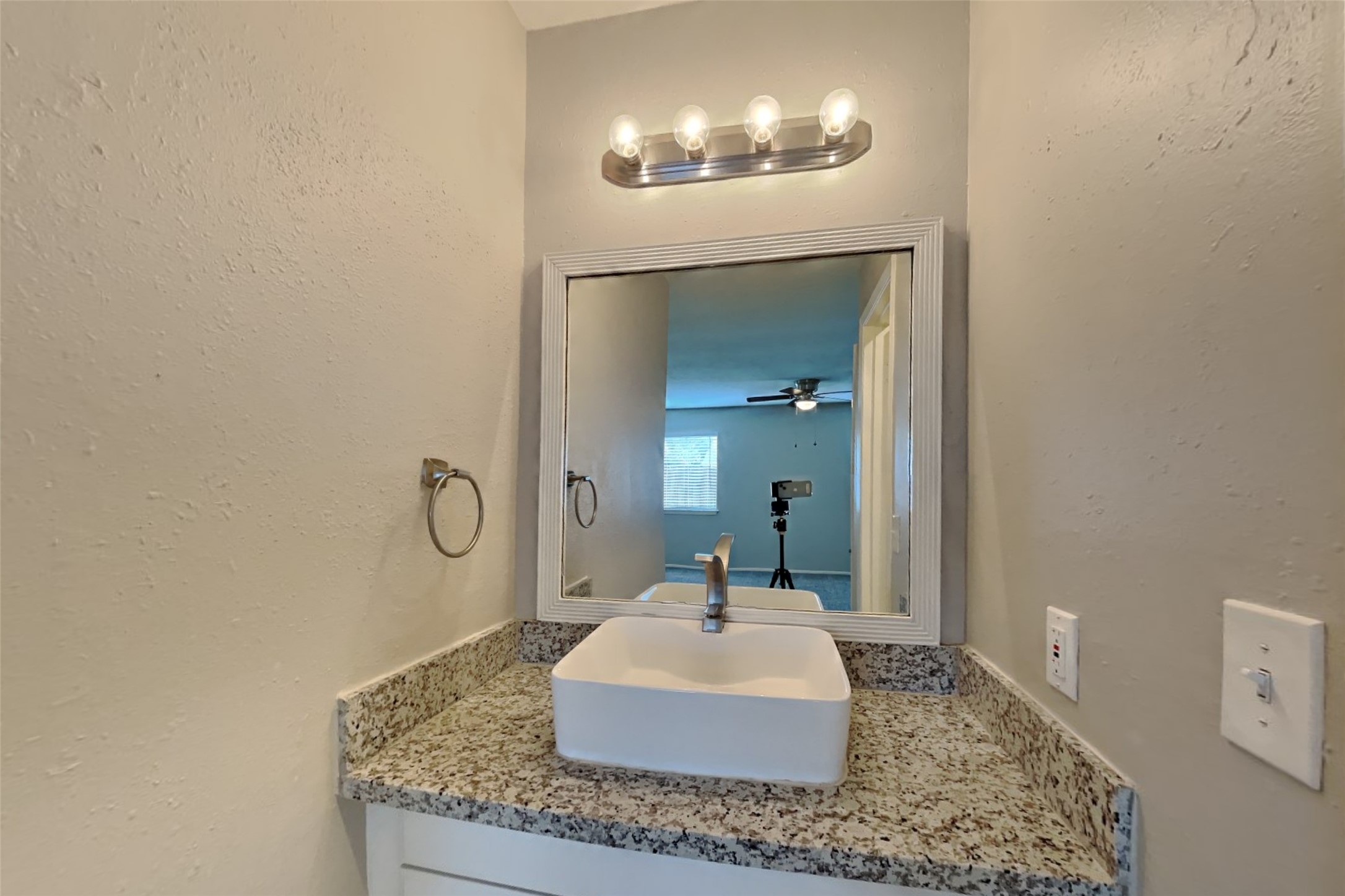22702 Market Square Lane Property Photo 9