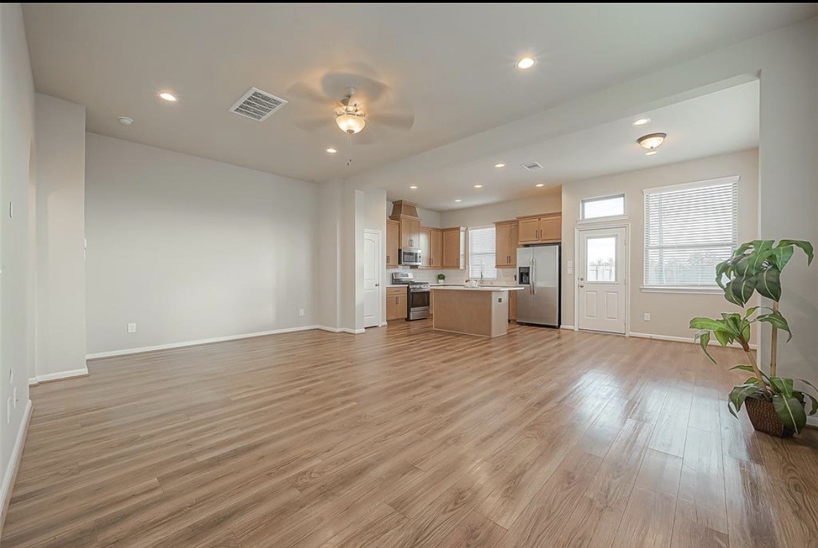 8700 Laurel Crest Drive Property Photo 10