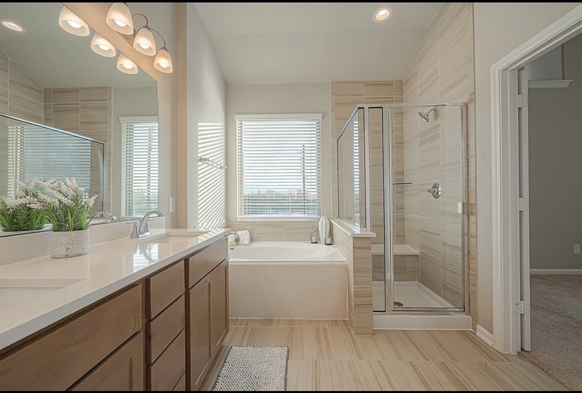 8700 Laurel Crest Drive Property Photo 18