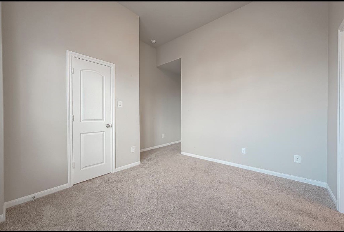 8700 Laurel Crest Drive Property Photo 22