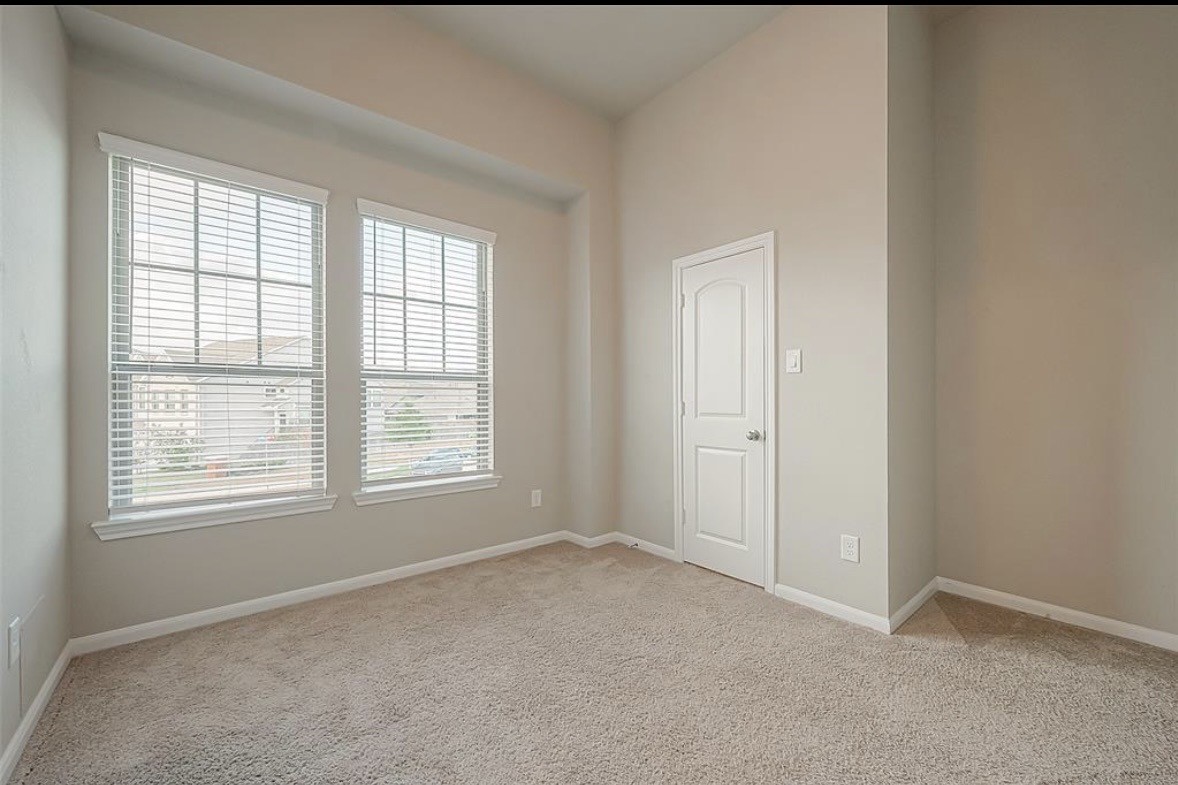 8700 Laurel Crest Drive Property Photo 23