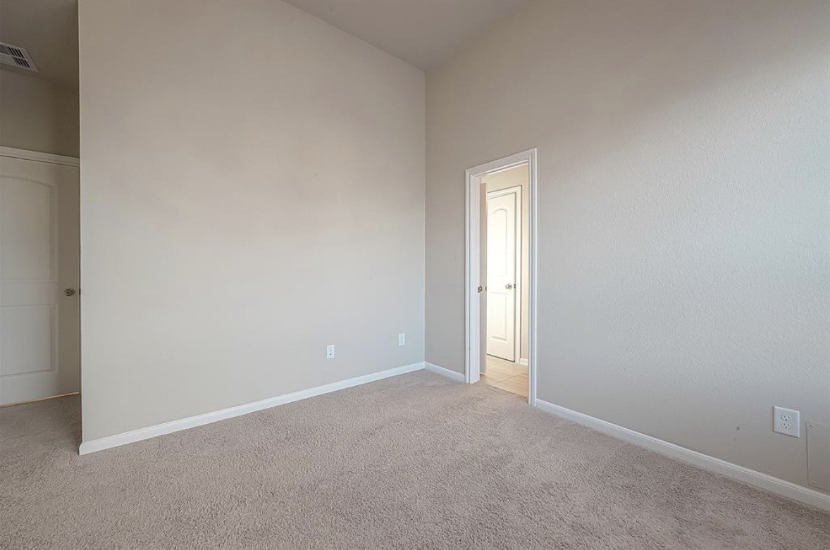 8700 Laurel Crest Drive Property Photo 26