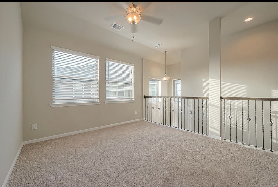8700 Laurel Crest Drive Property Photo 32