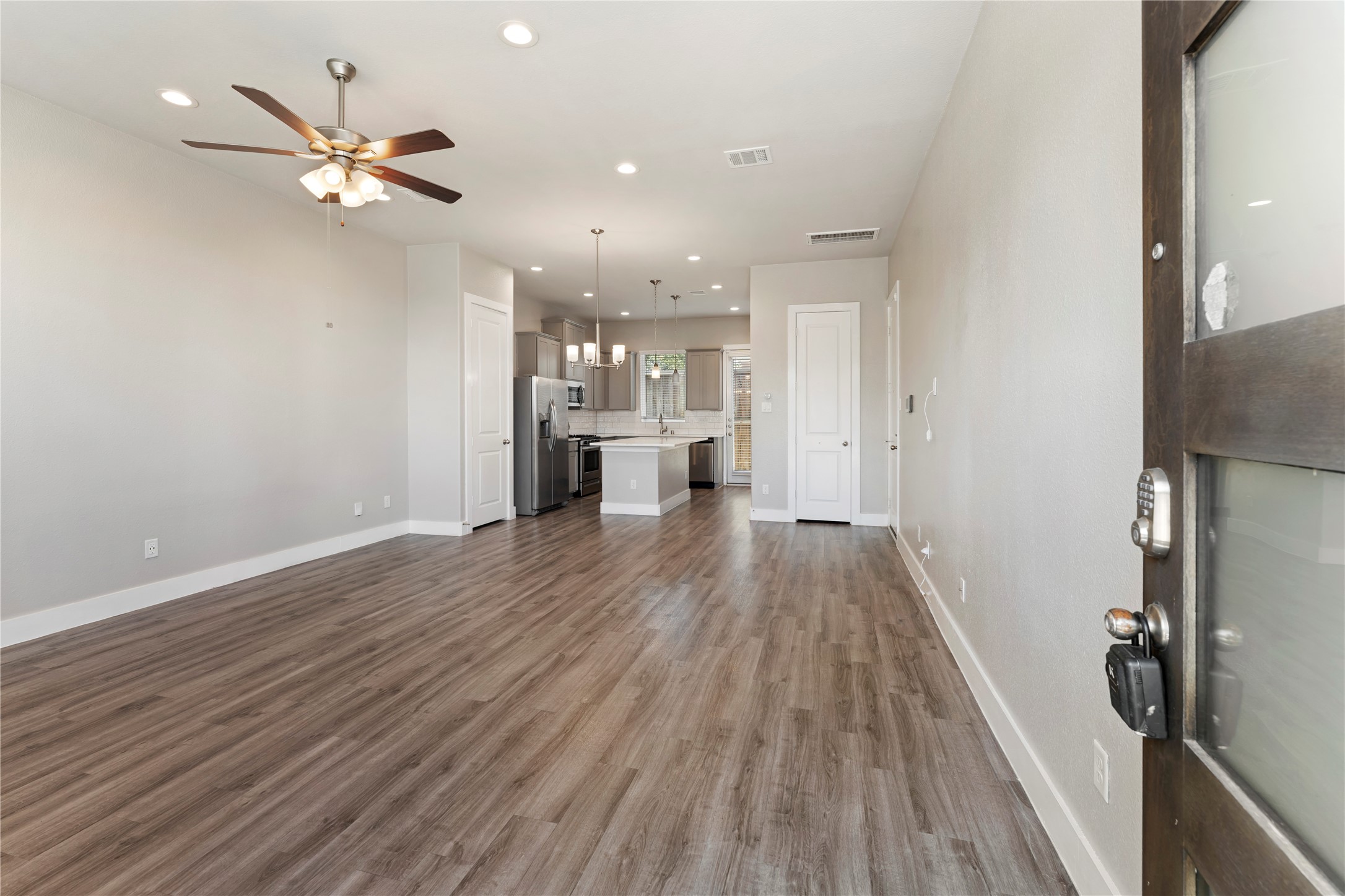 7703 Rainbow Close Lane Property Photo 4