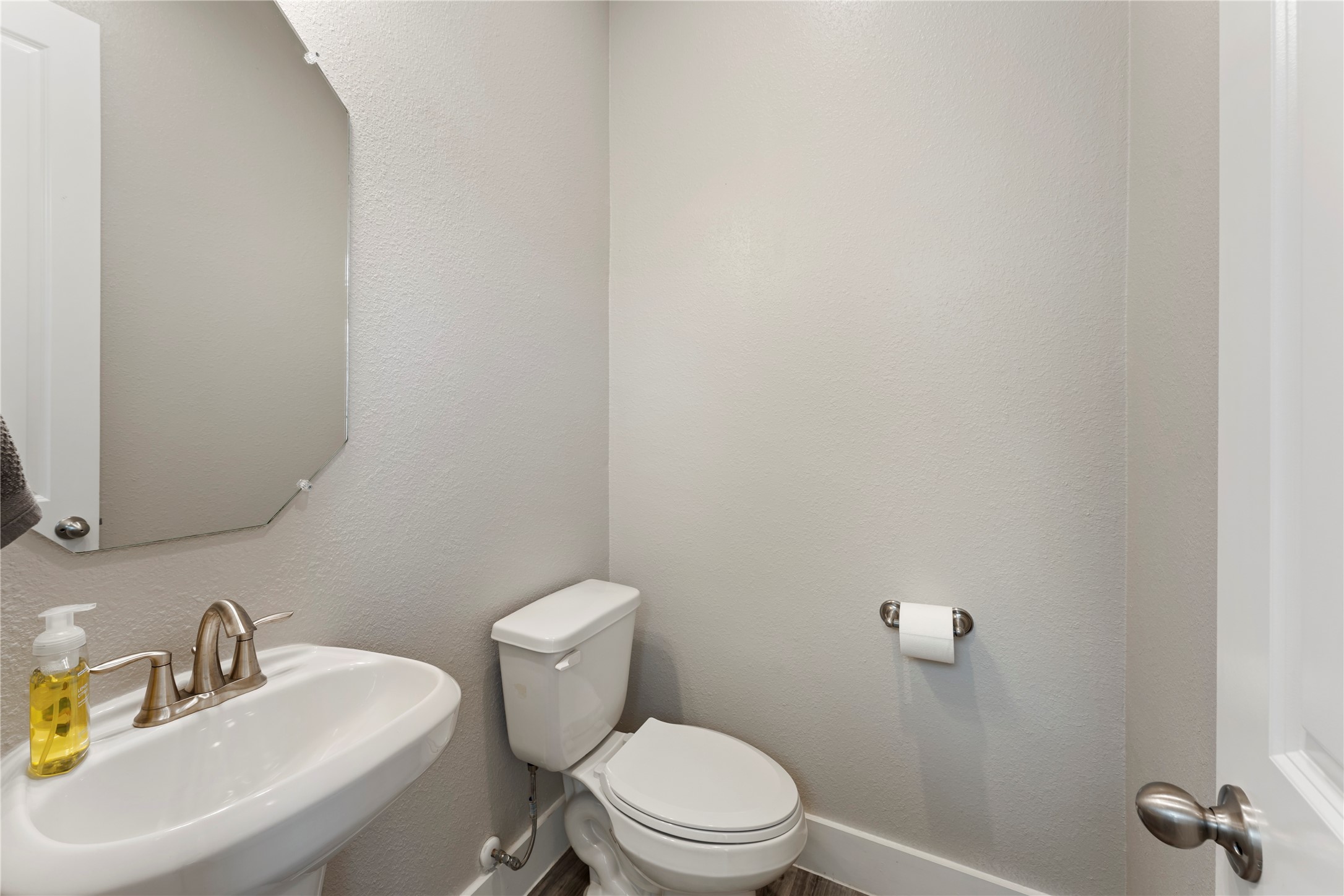 7703 Rainbow Close Lane Property Photo 14