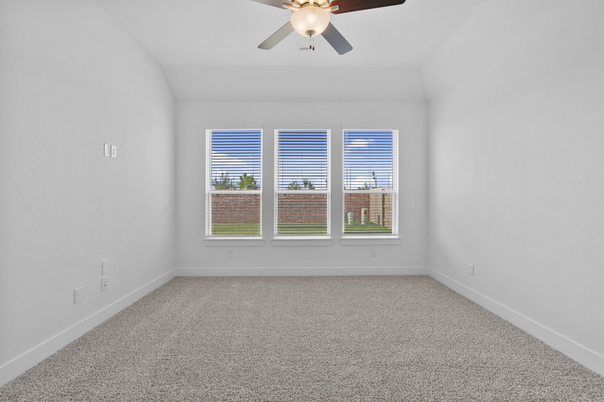 433 Darling Creek Lane Property Photo 16