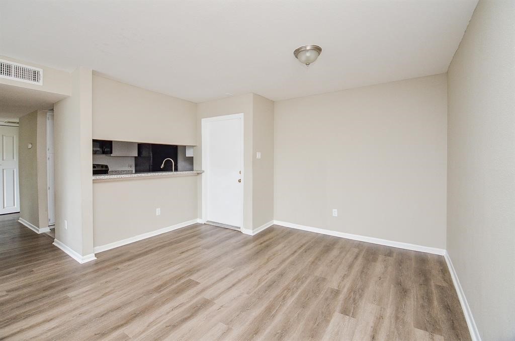3075 Walnut Bend Lane 23 Property Photo 5