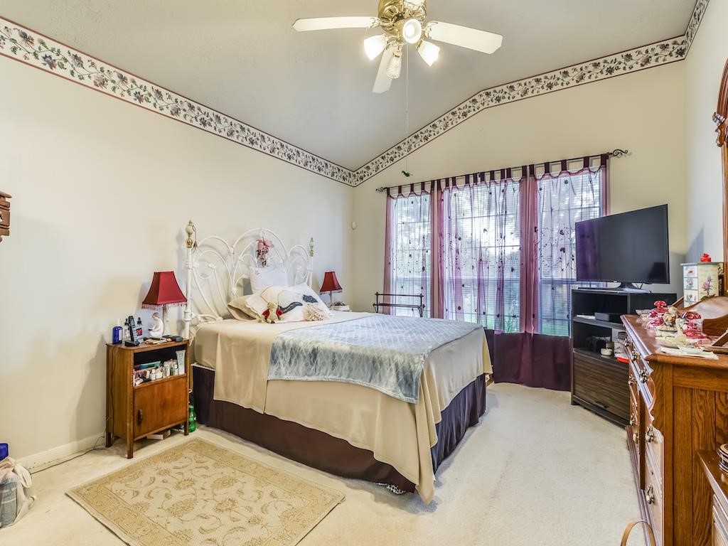 1511 Lamplight Trail Dr Property Photo 14