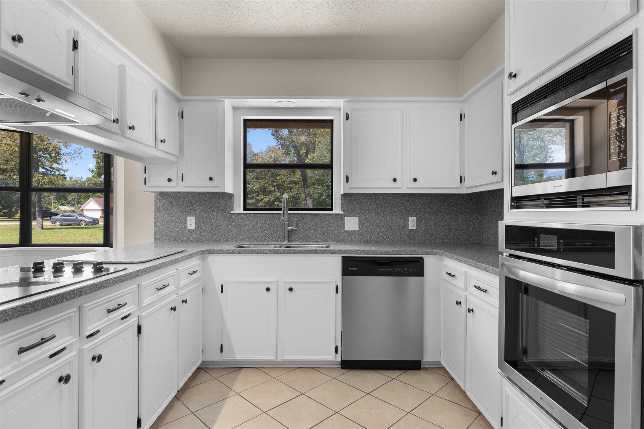 2488 State Highway 75 S Property Photo 9