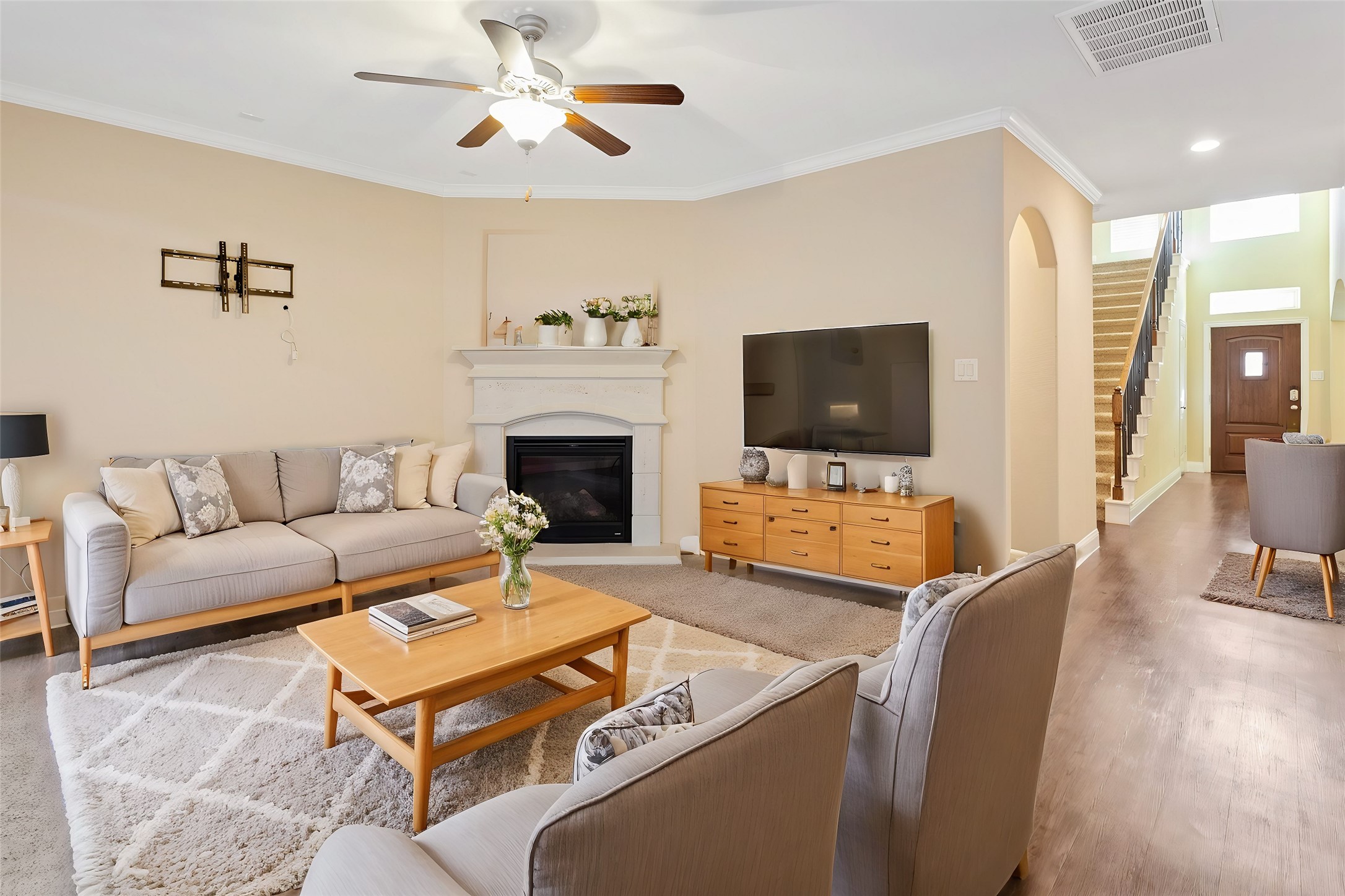 4319 Thornapple Hills Court Property Photo 3