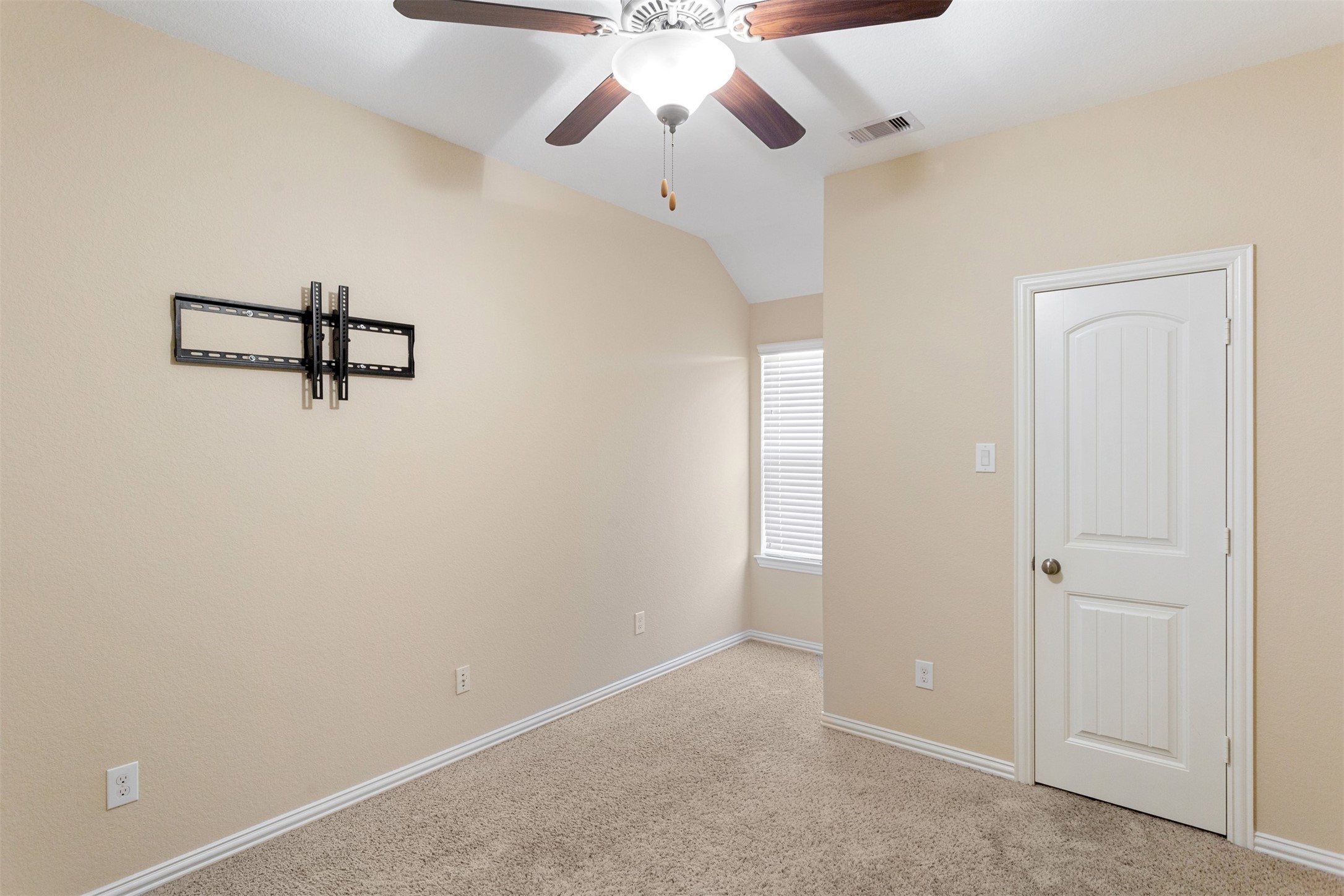 4319 Thornapple Hills Court Property Photo 13