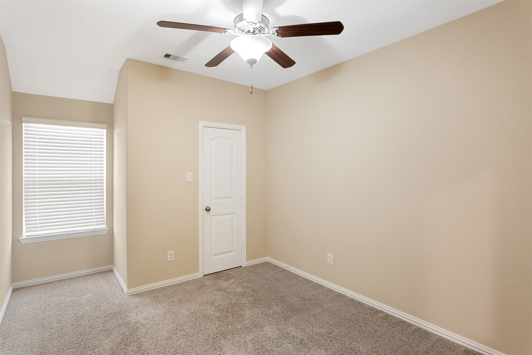 4319 Thornapple Hills Court Property Photo 17