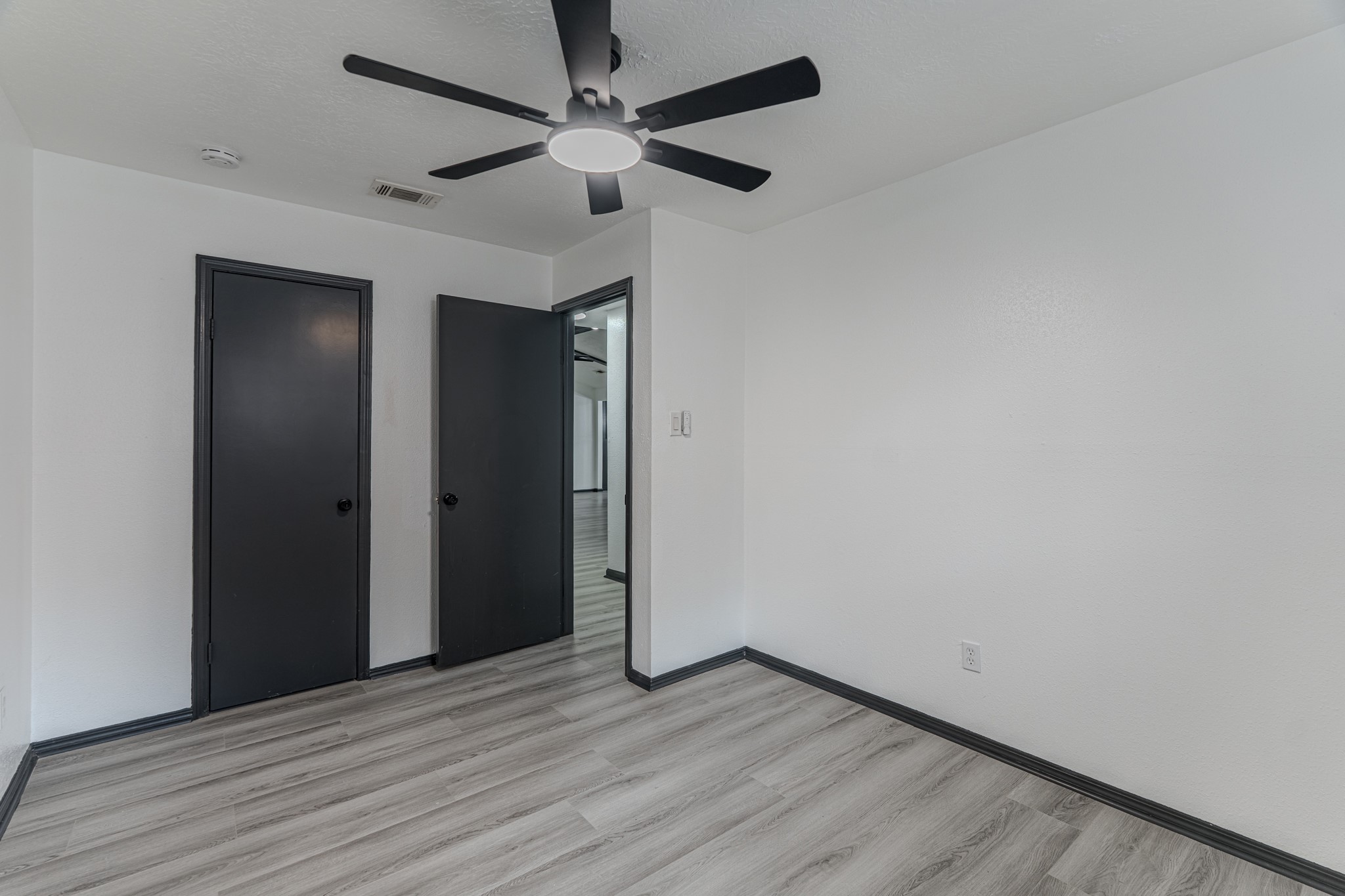 22015 Singing Spurs Drive Property Photo 23