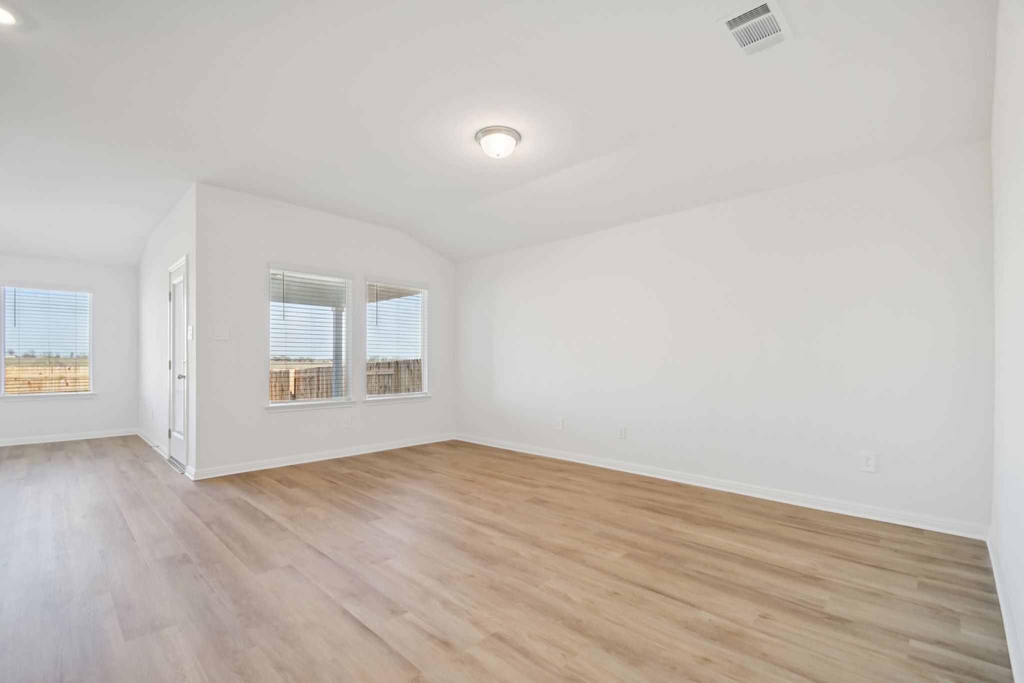 14044 Granger Pointe Lane Property Photo 2
