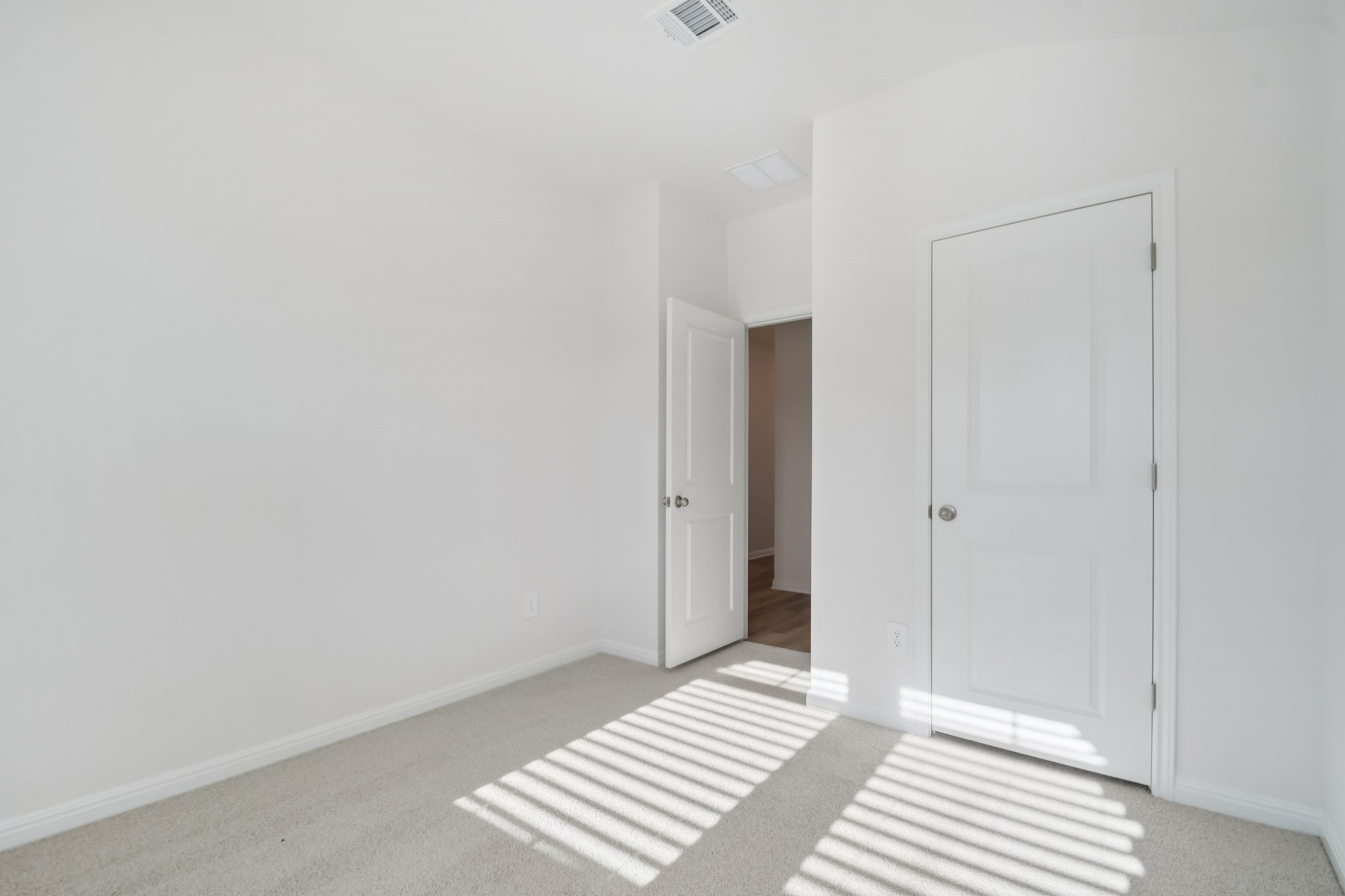14044 Granger Pointe Lane Property Photo 9