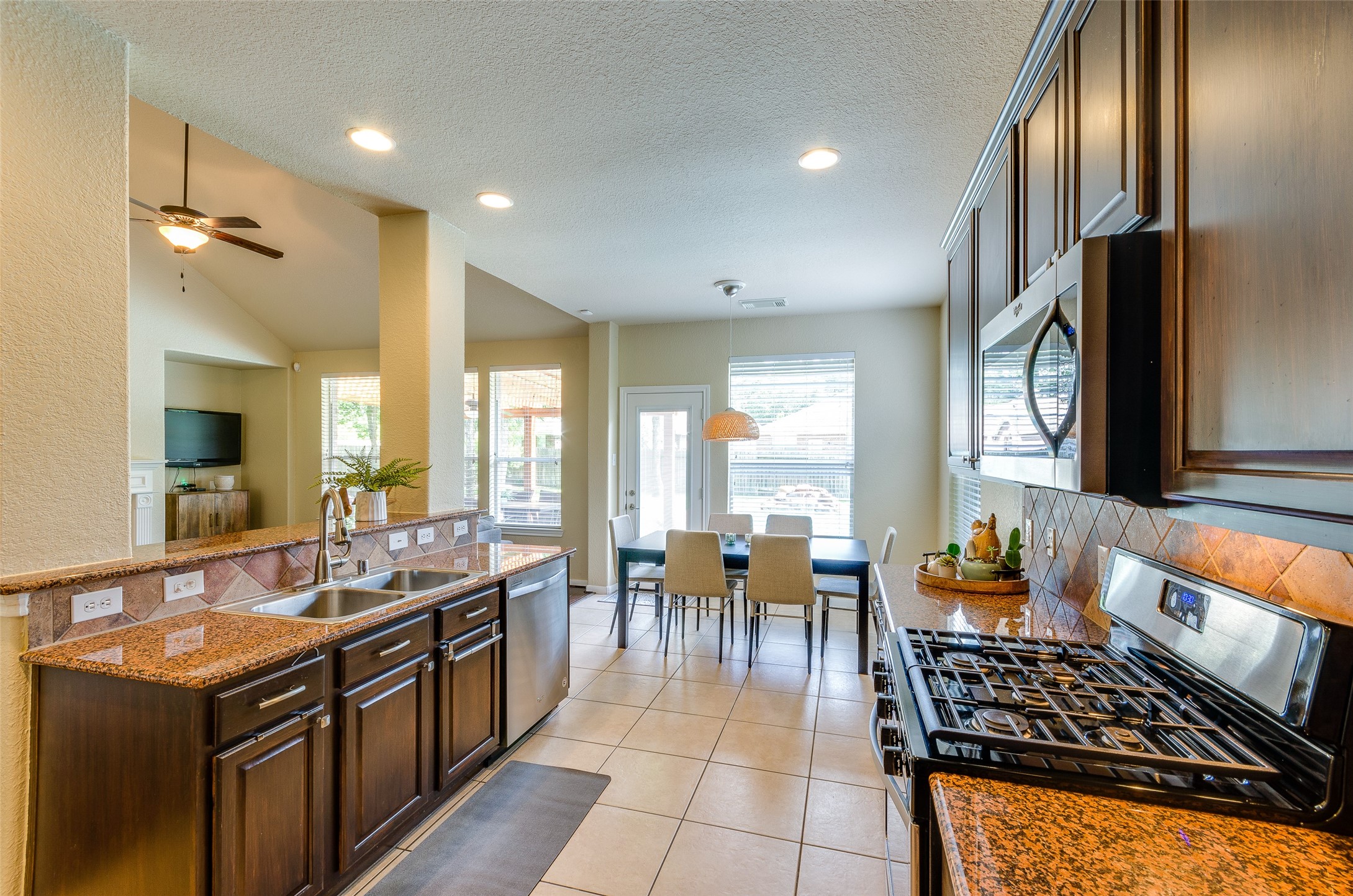10 Caelin Court Property Photo 14