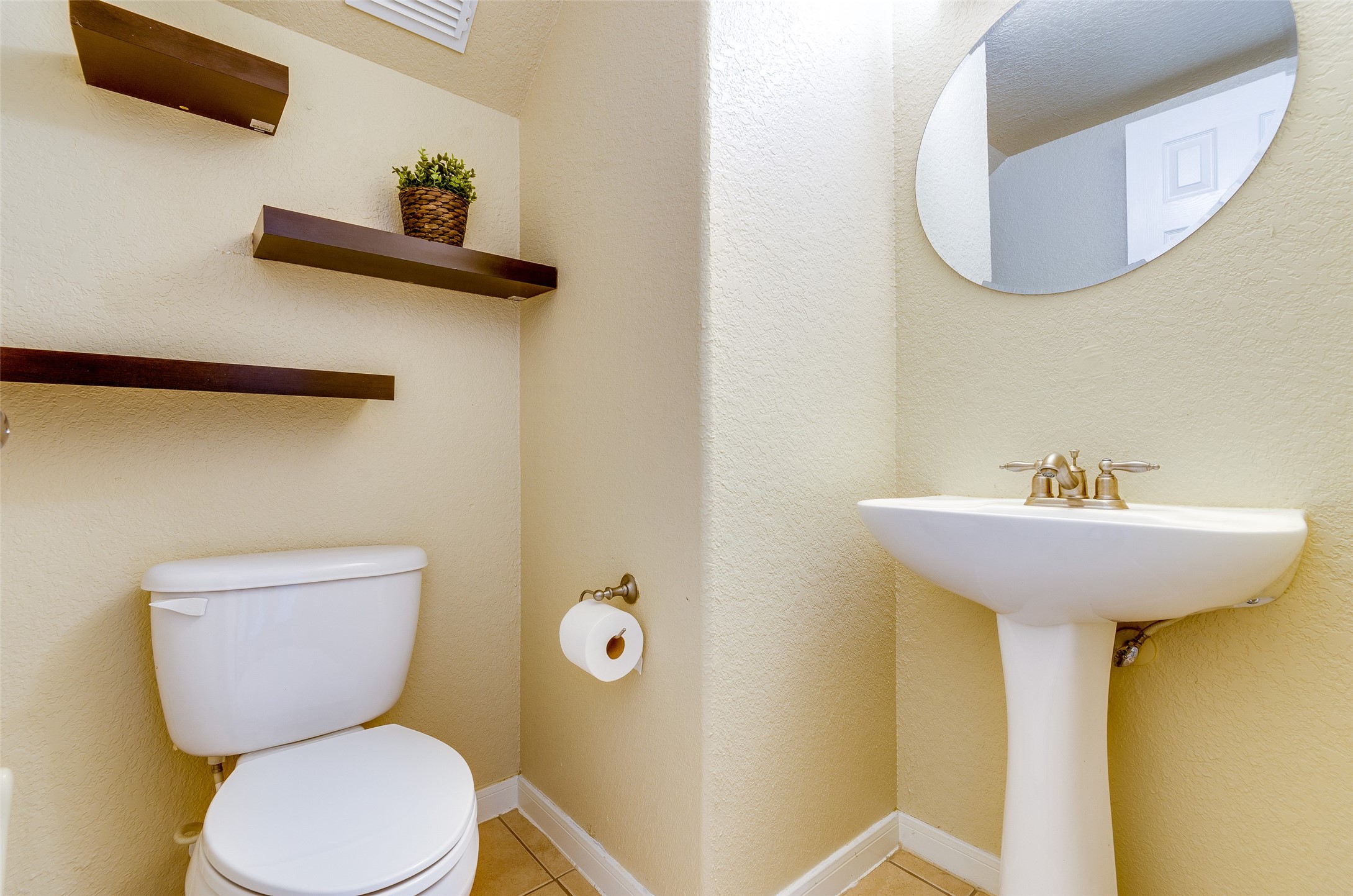 10 Caelin Court Property Photo 17