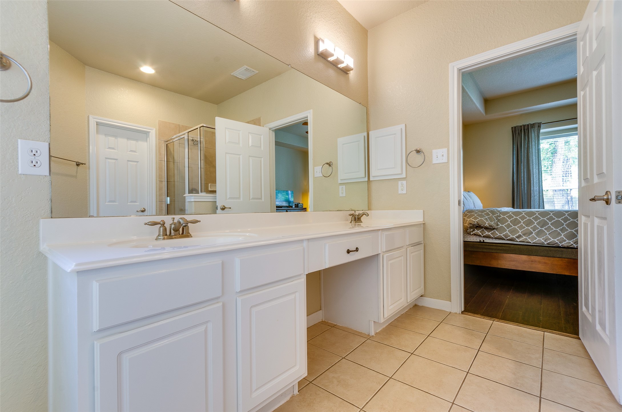 10 Caelin Court Property Photo 22