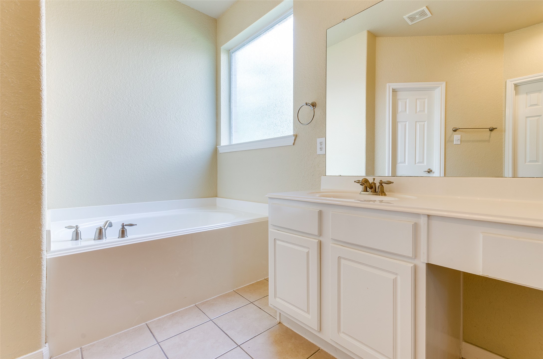 10 Caelin Court Property Photo 25
