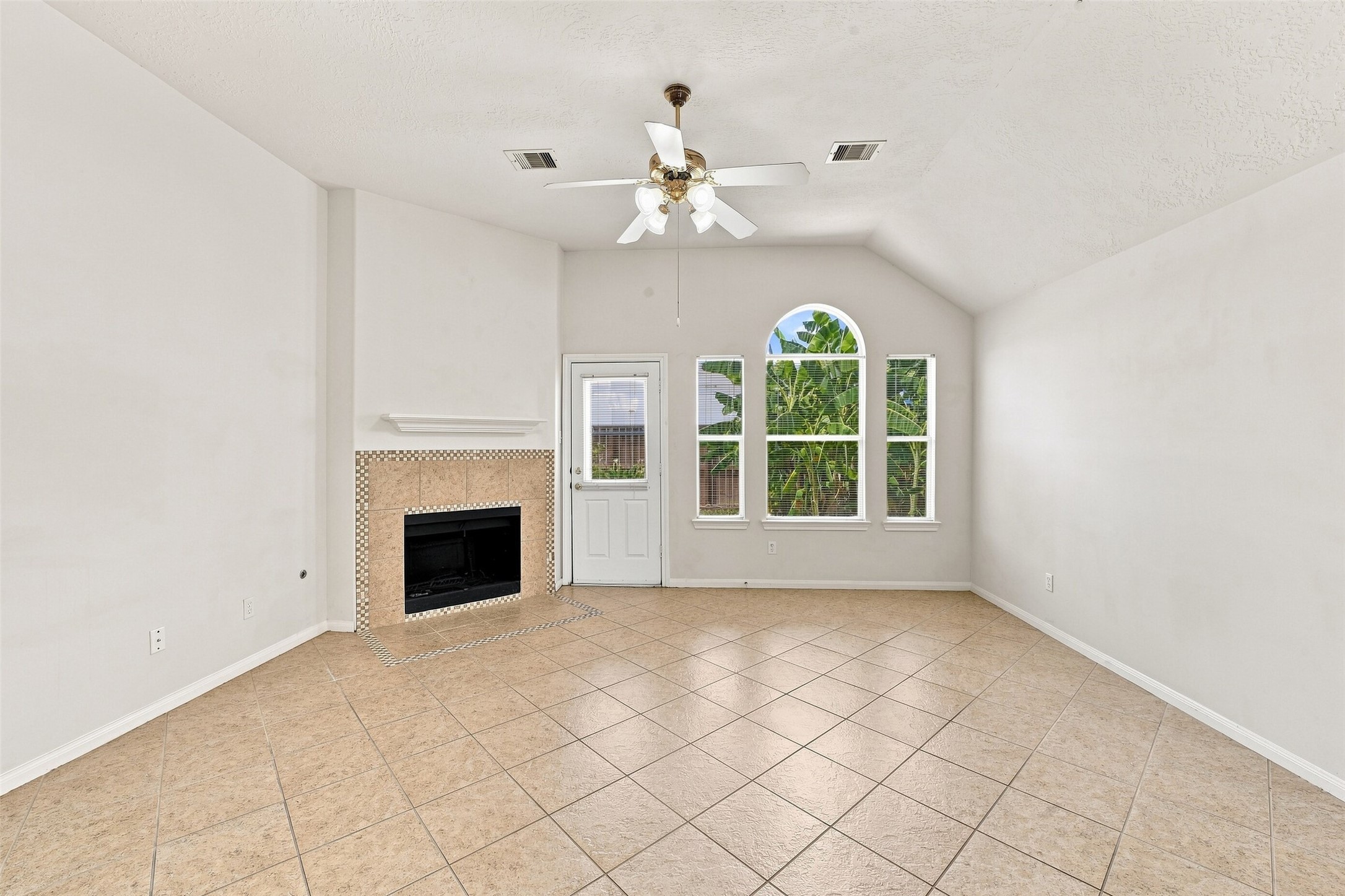 17210 Cricketbriar Court Property Photo 4