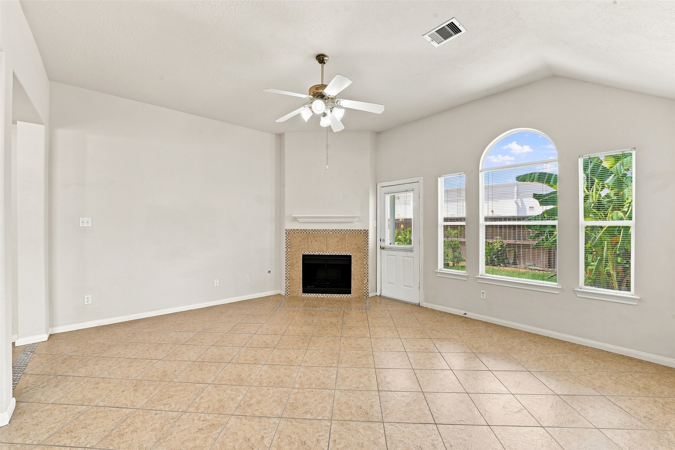 17210 Cricketbriar Court Property Photo 6